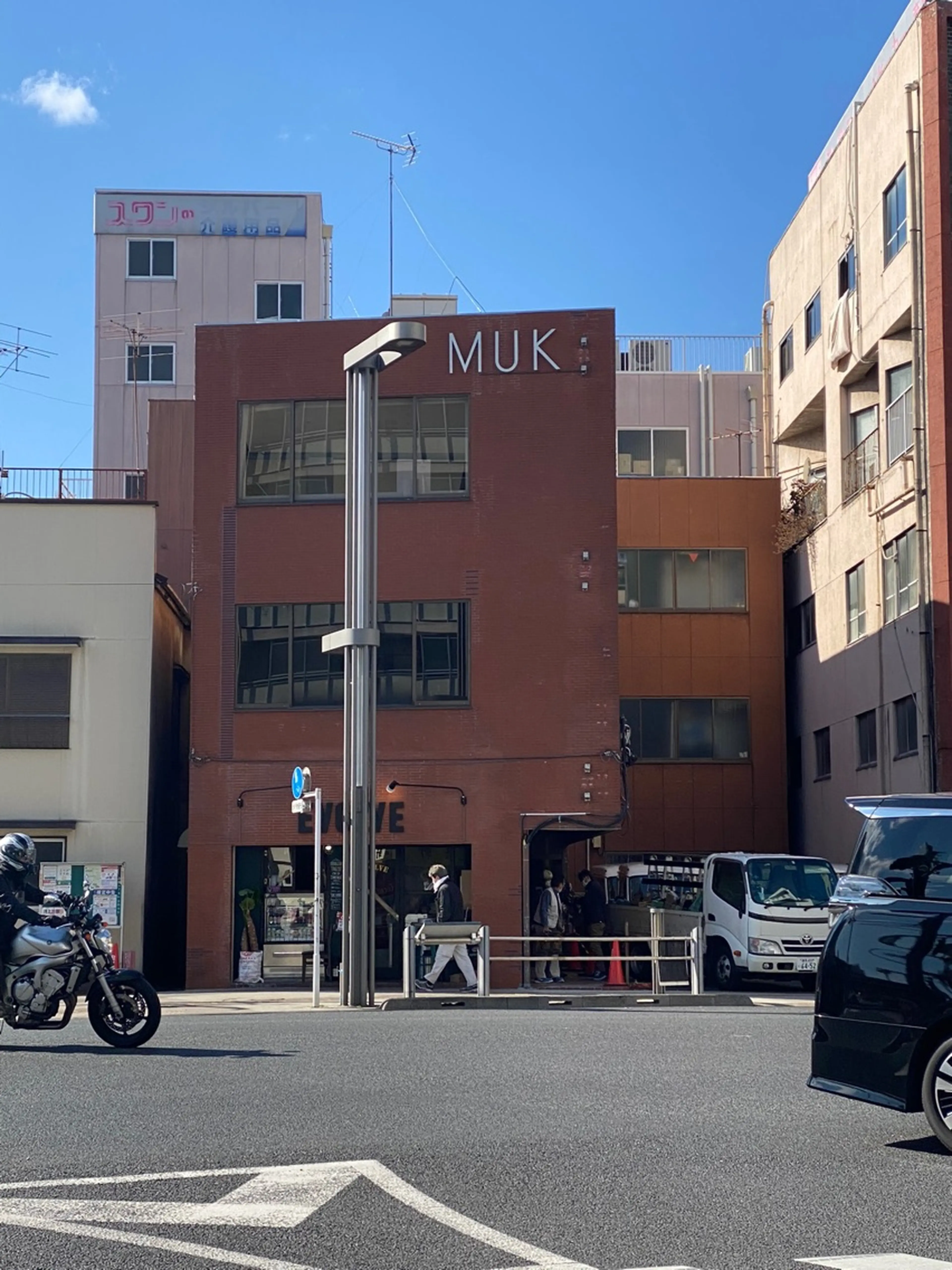 MUKの内観・外観2