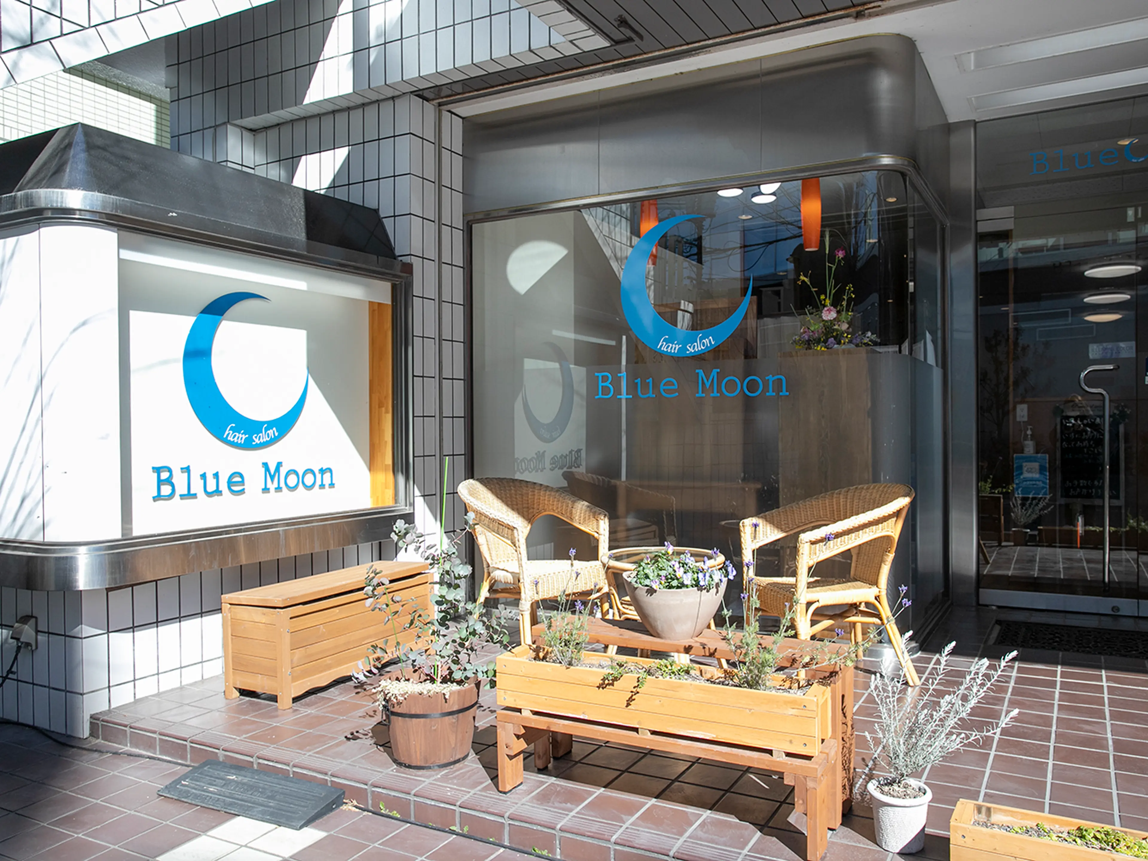 BLUE MOONの内観・外観1