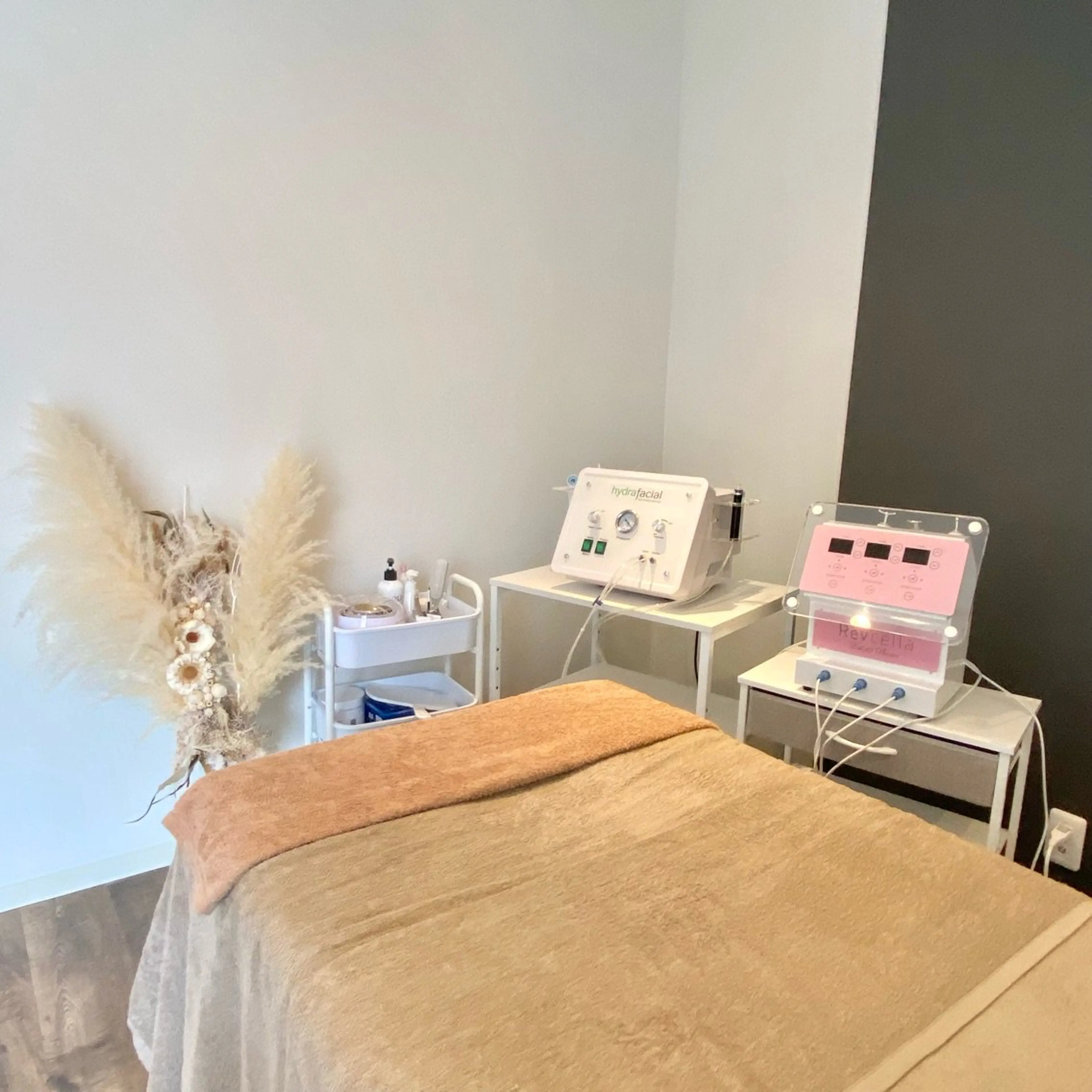 #美容革命ラボの内観・外観2