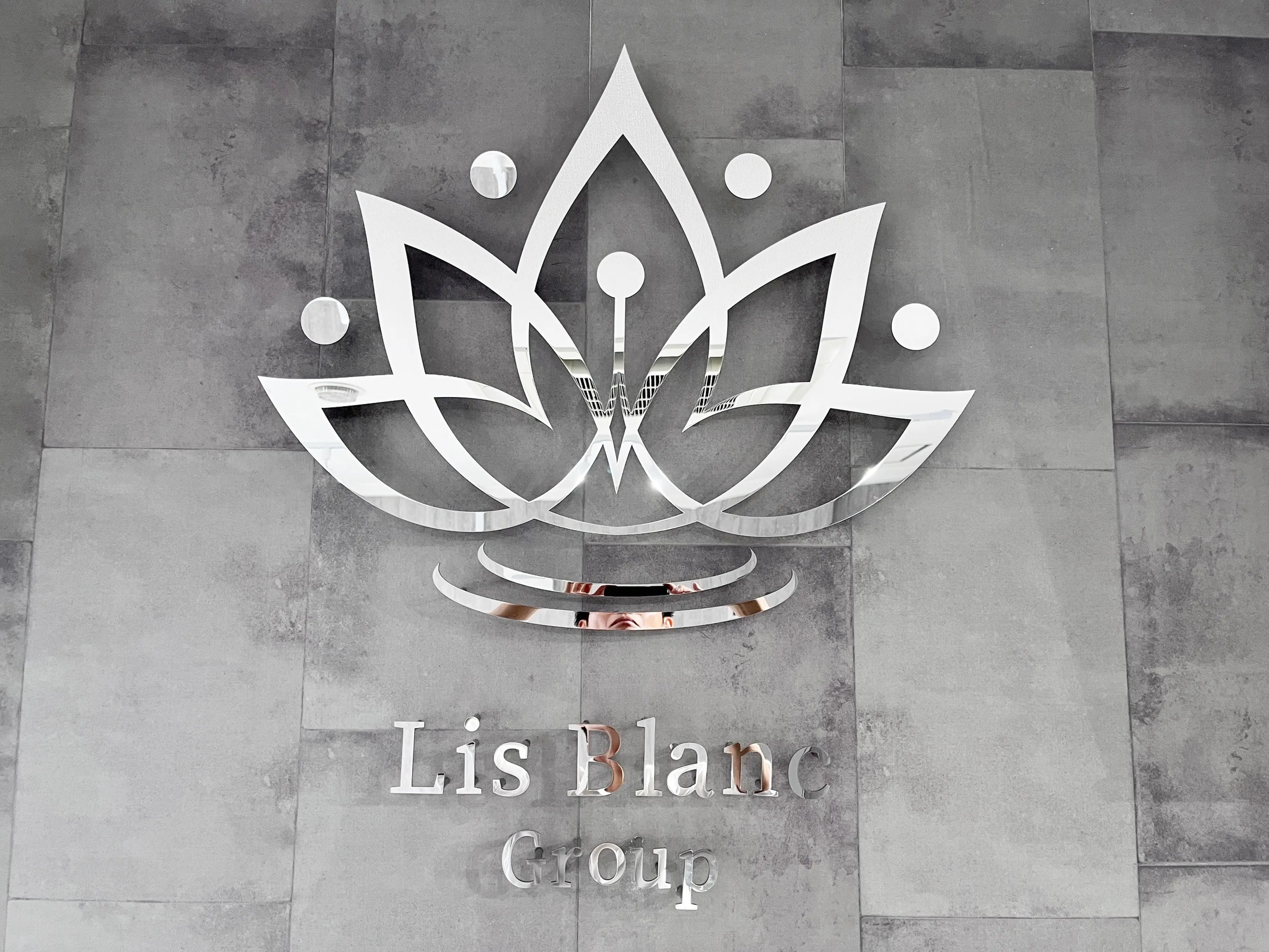 アイ＆ネイルサロン リスブラン 日本橋小伝馬町店の内観・外観1