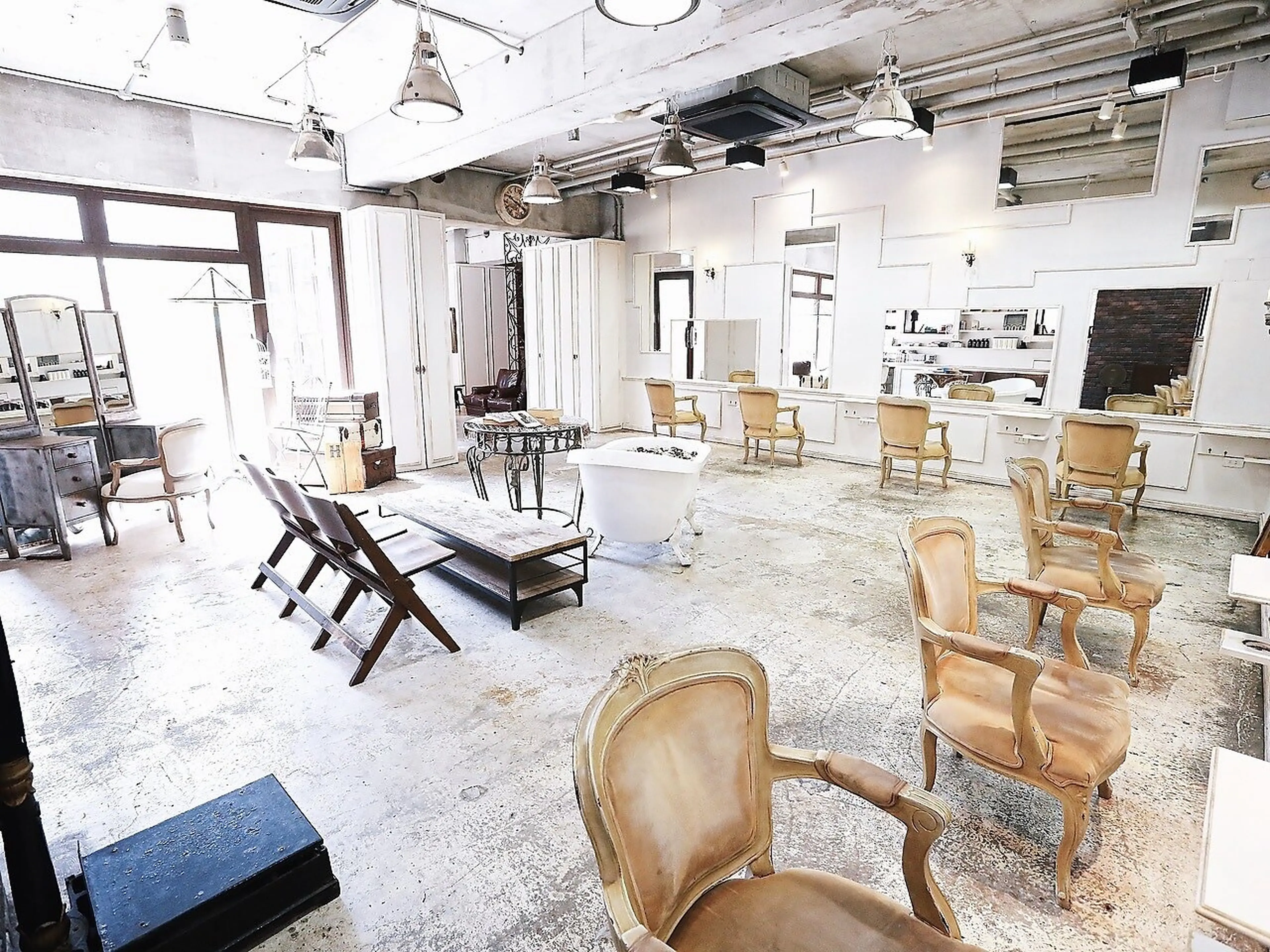 H [eitf]の内観・外観1