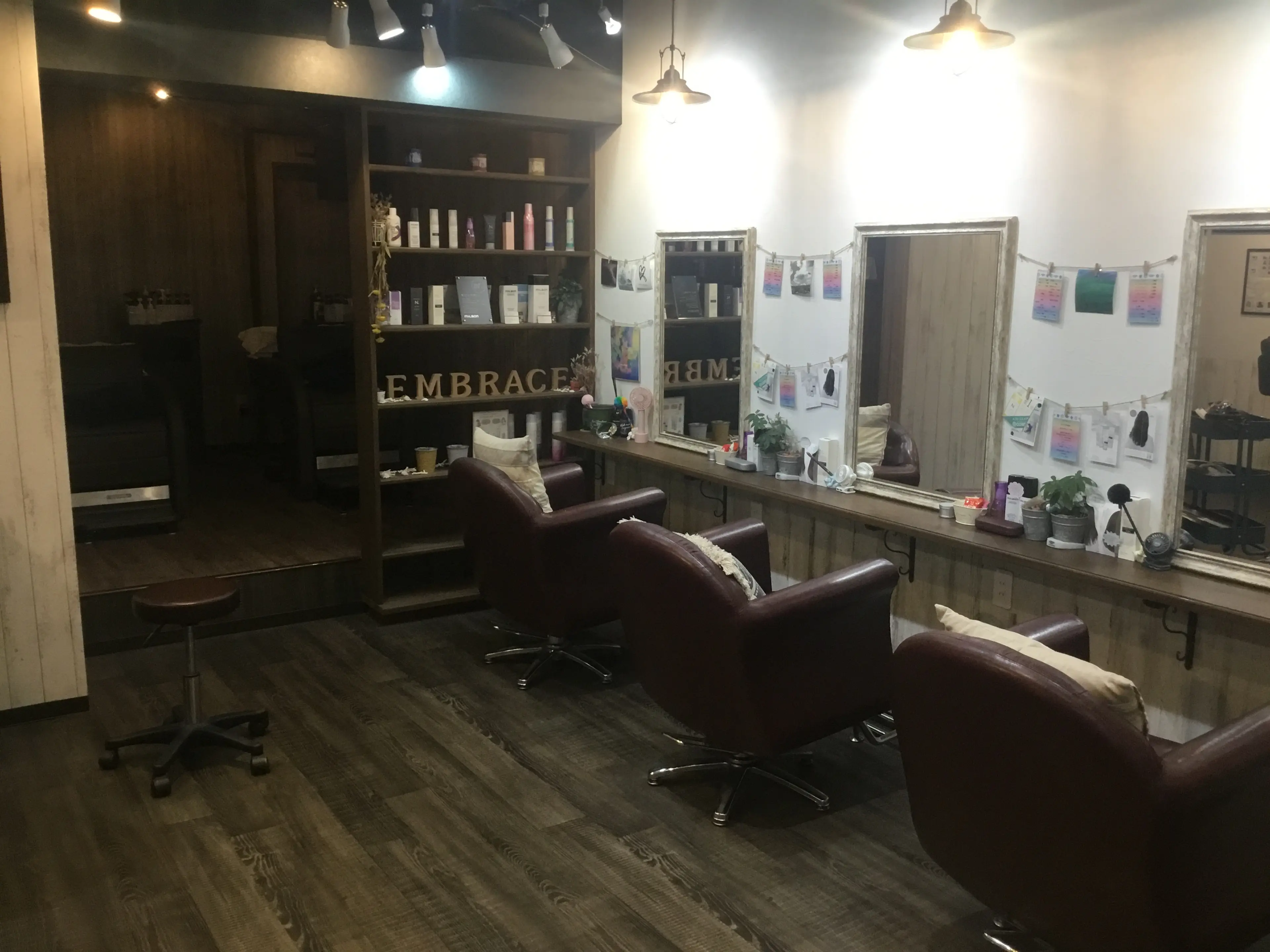 Hair&nail embraceの内観・外観1