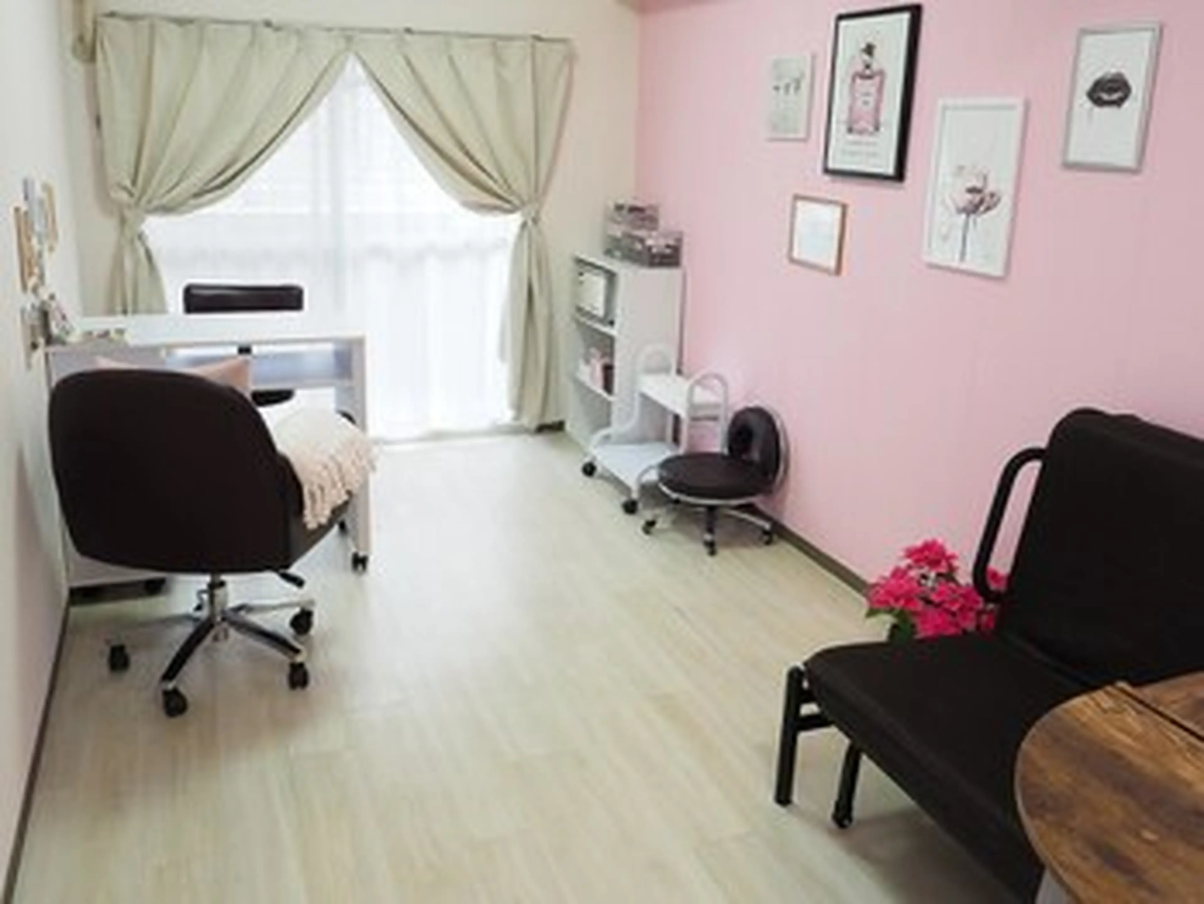 Leende nail【リエンダネイル】の内観・外観1