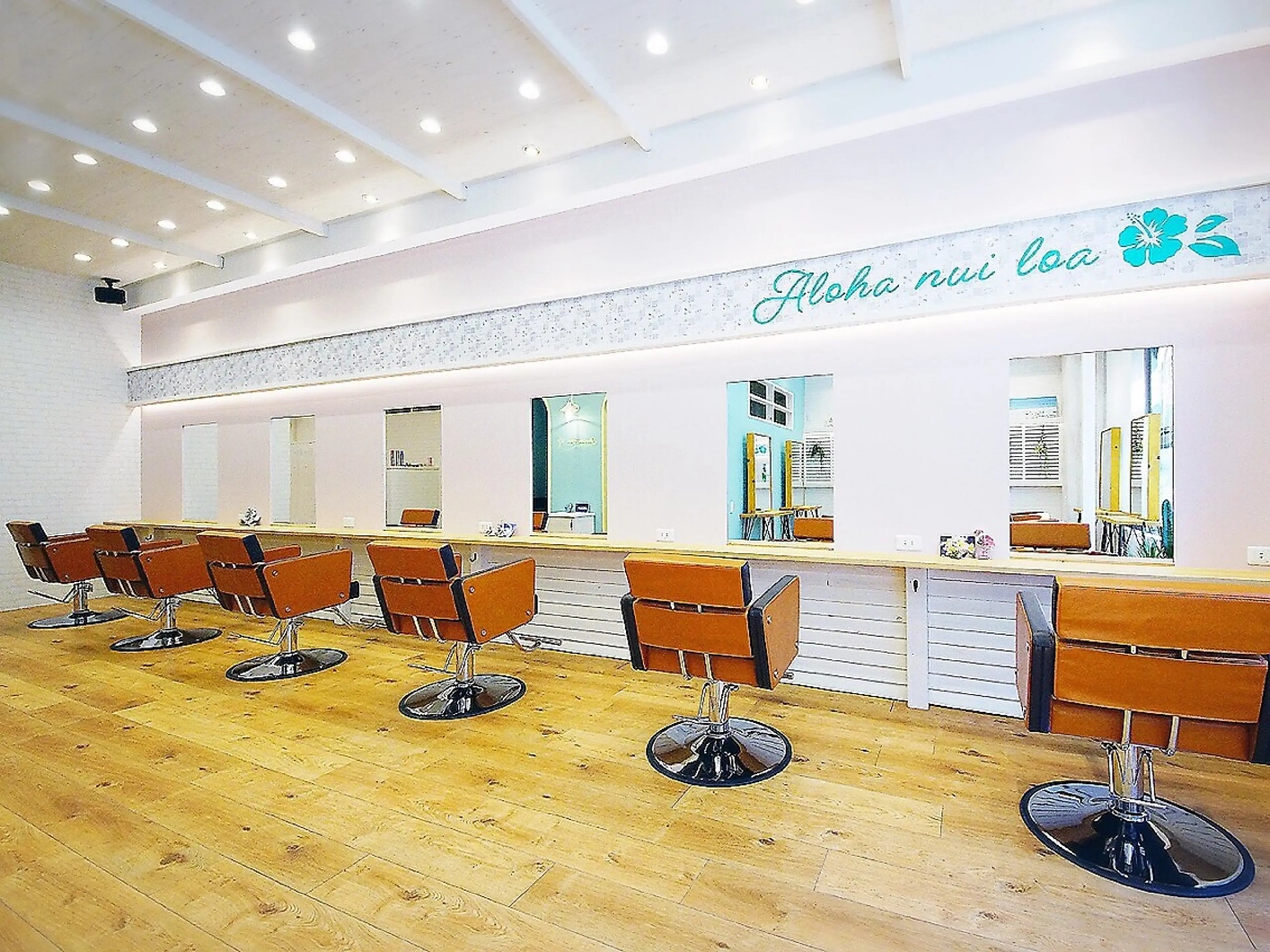 Agu hair welinaの内観・外観1