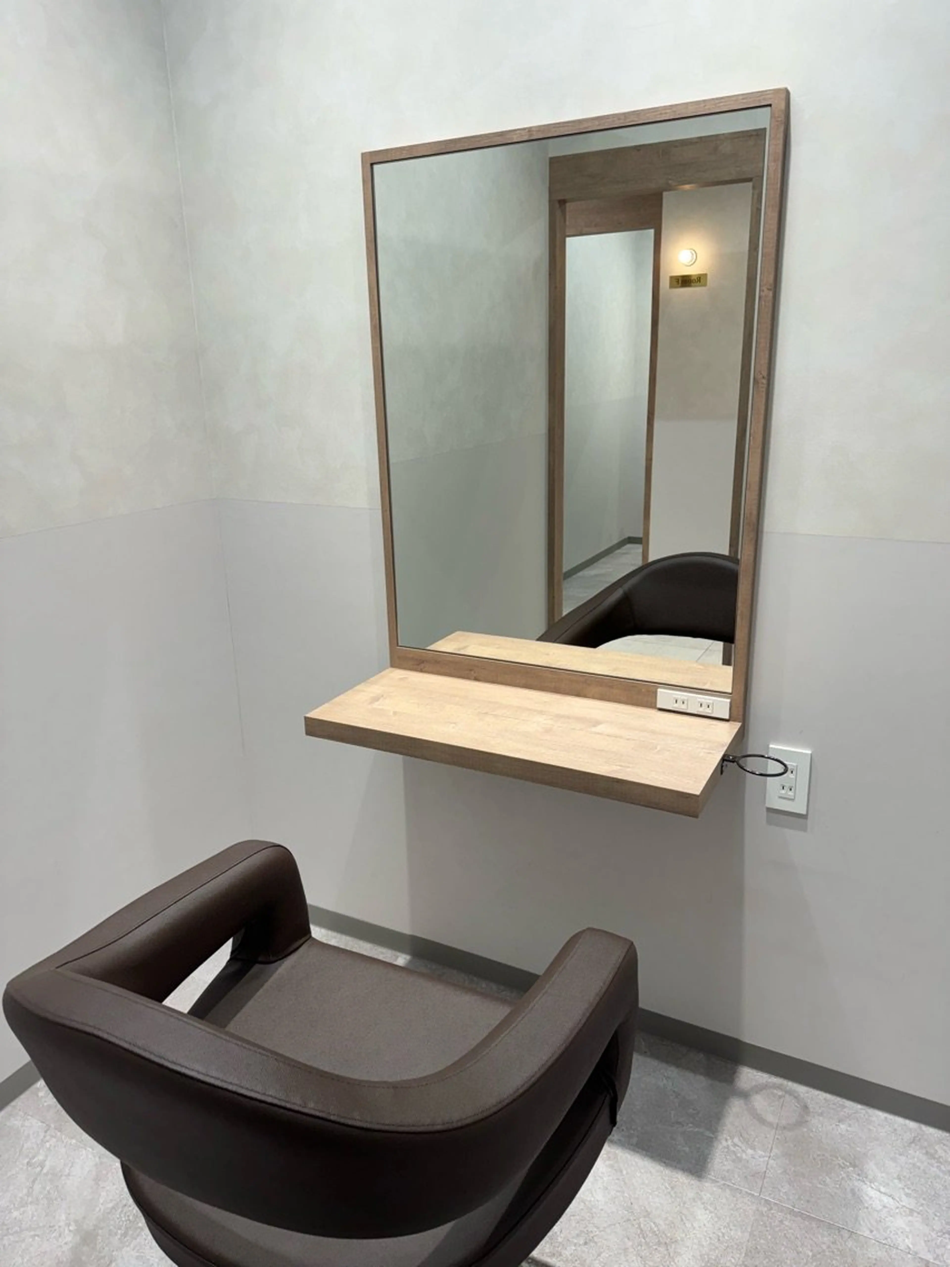 SALOWIN 栄３丁目店の内観・外観2