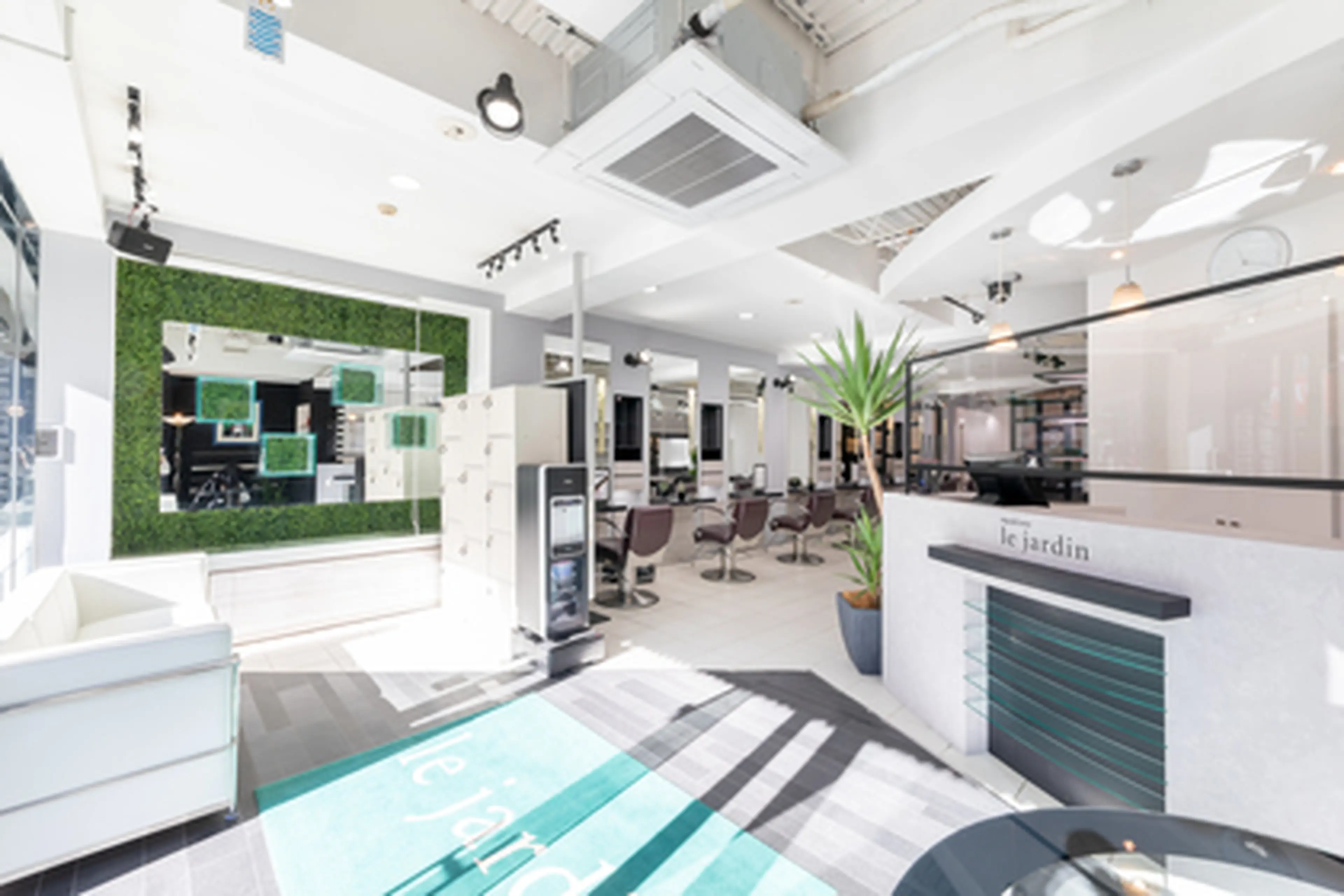 Hair&color le jardinの内観・外観3