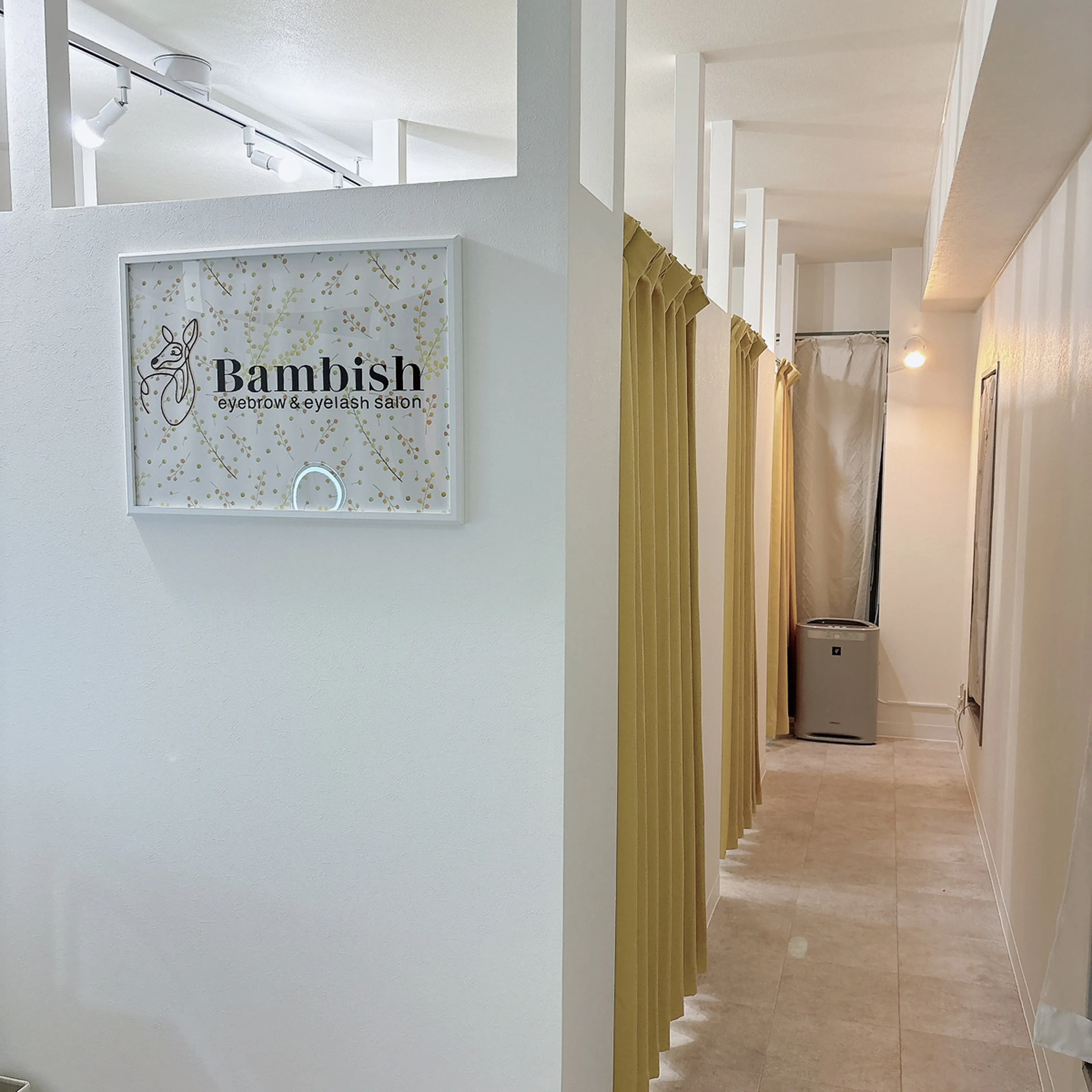 バンビッシュ新宿三丁目店の内観・外観2