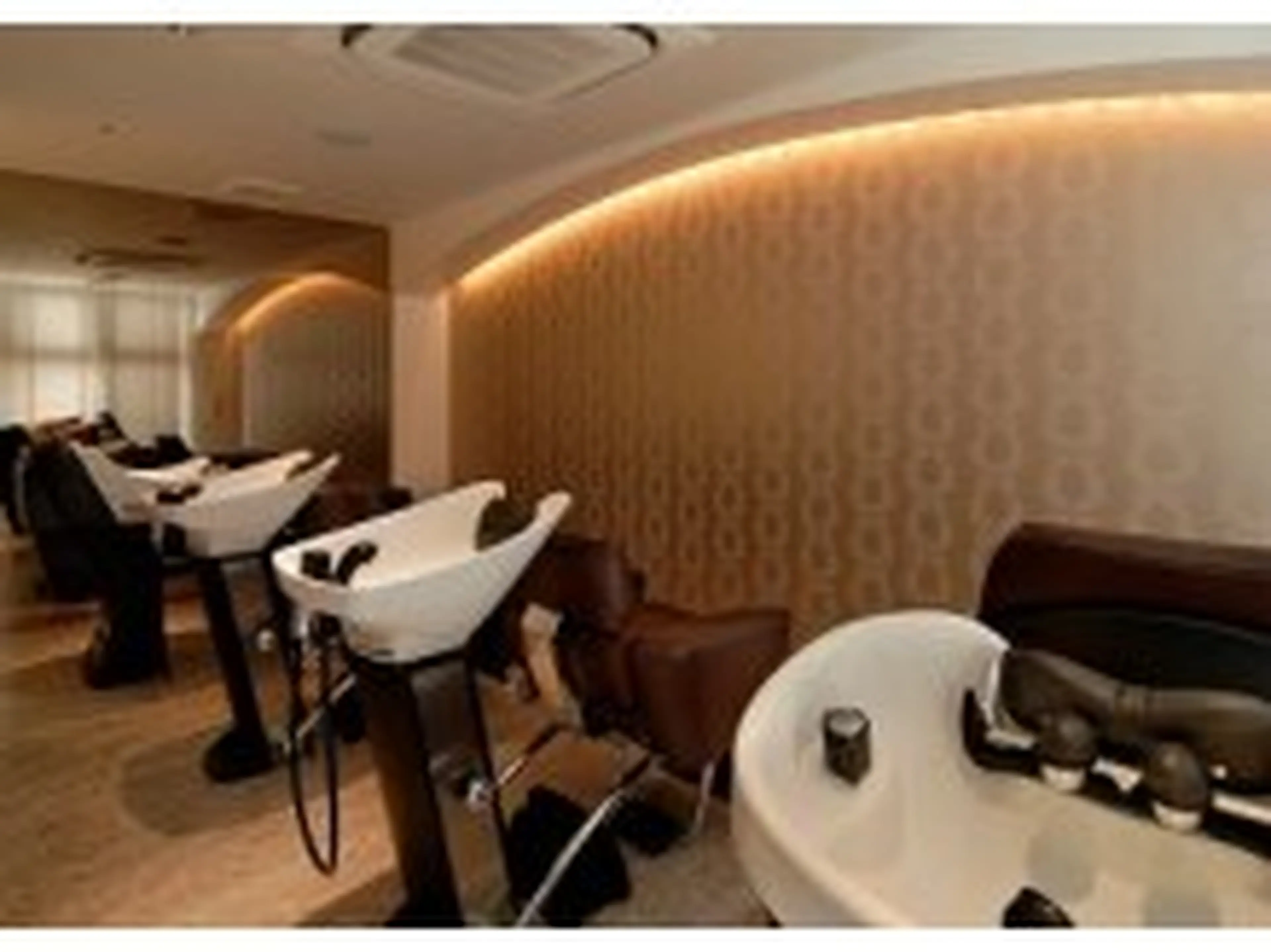 crop es辻堂店の内観・外観2