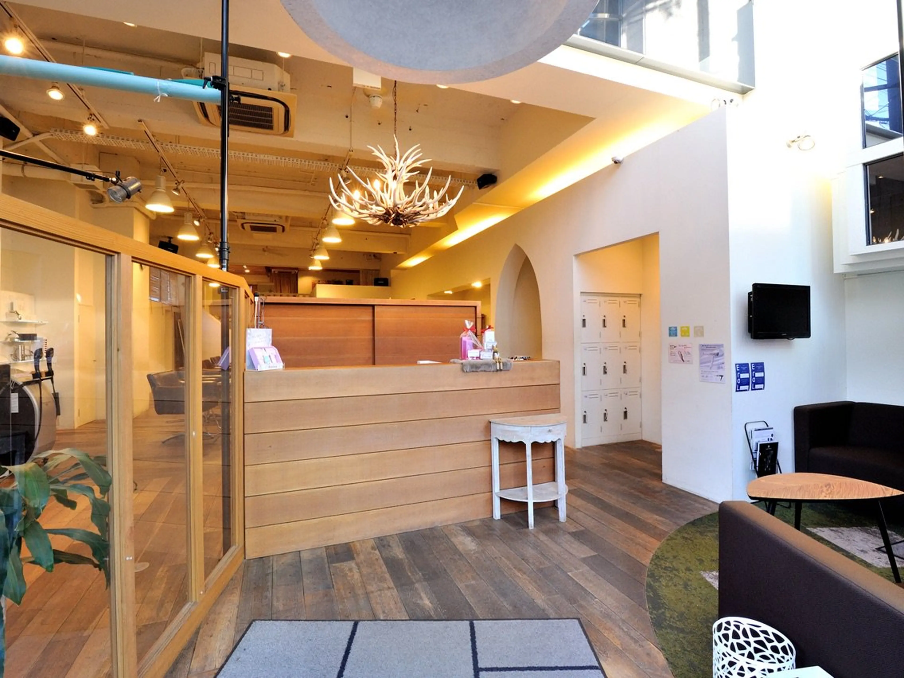 FUCH KUCHI amati豊中店の内観・外観2