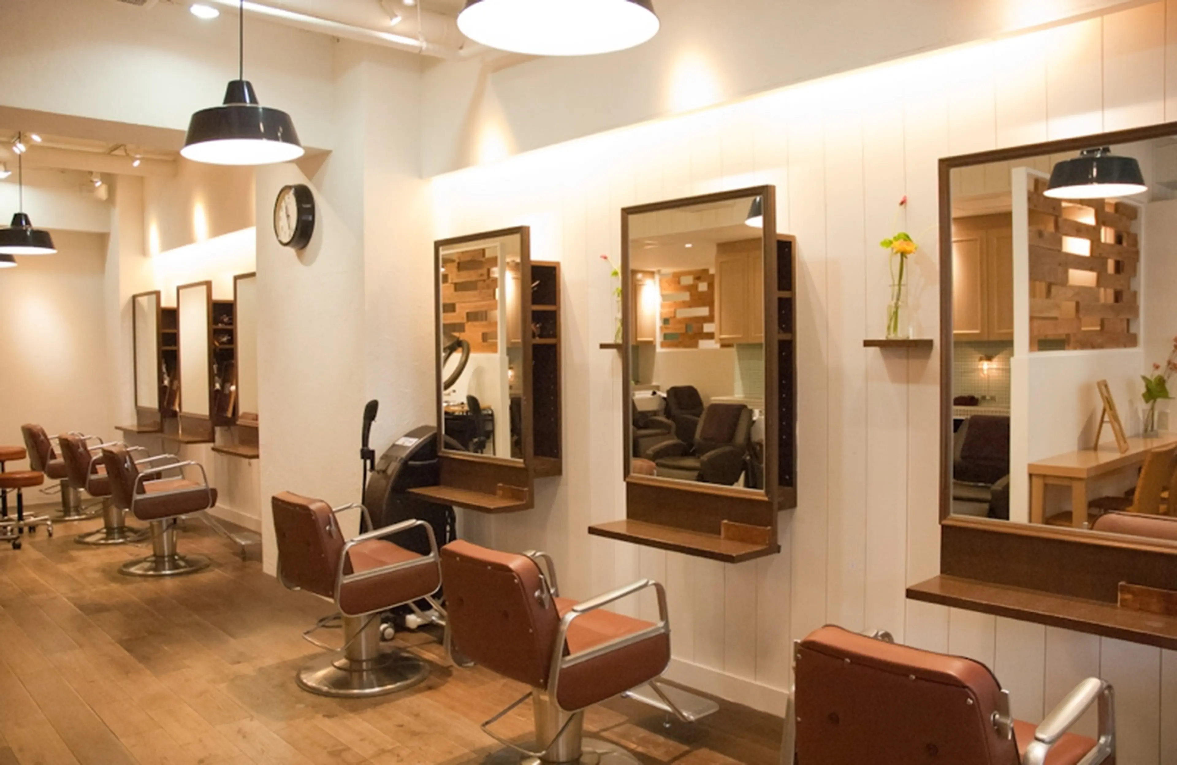 PLACE IN THE SUNの内観・外観2