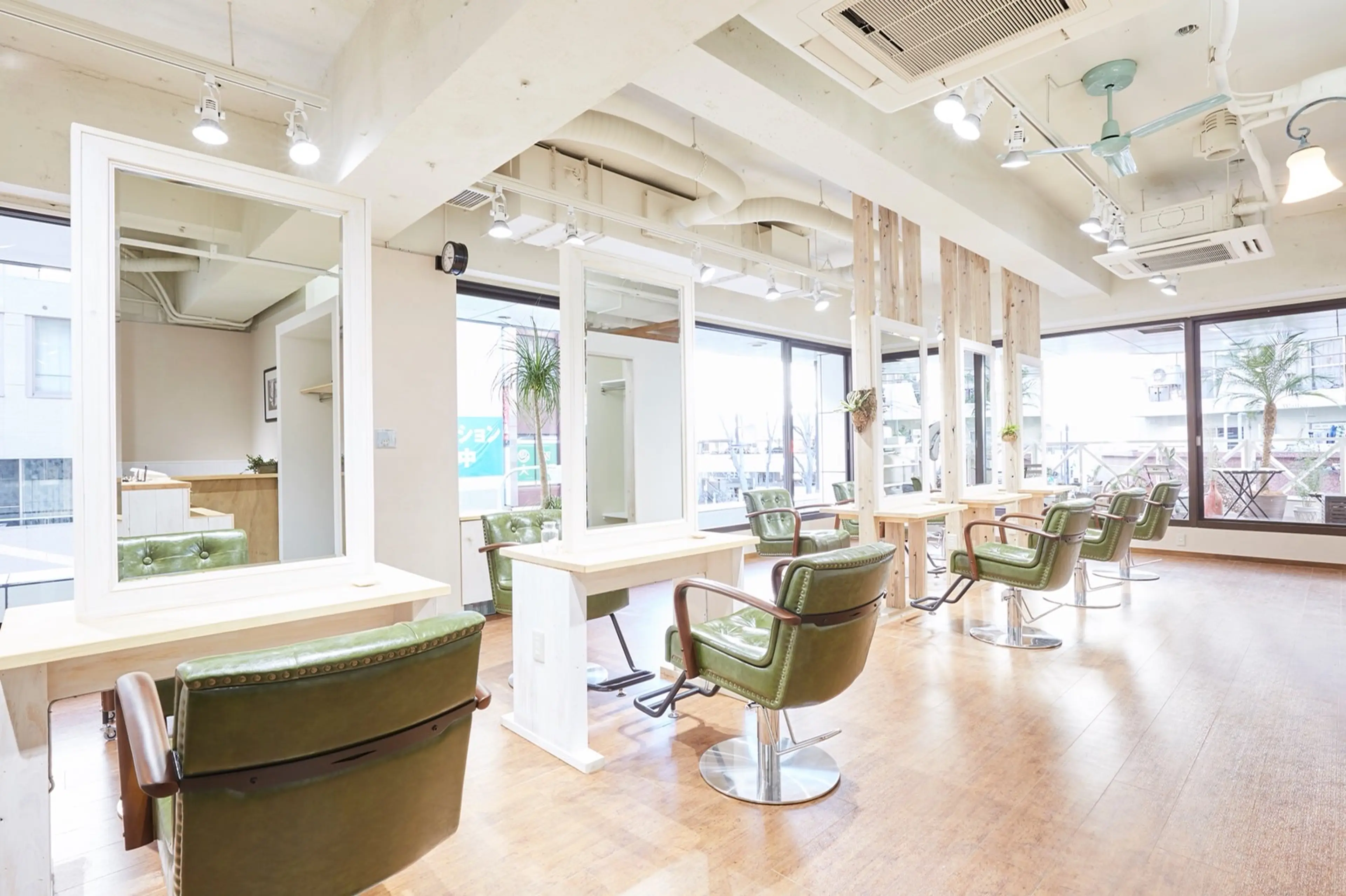 HAIR LIFE Waileaの内観・外観1