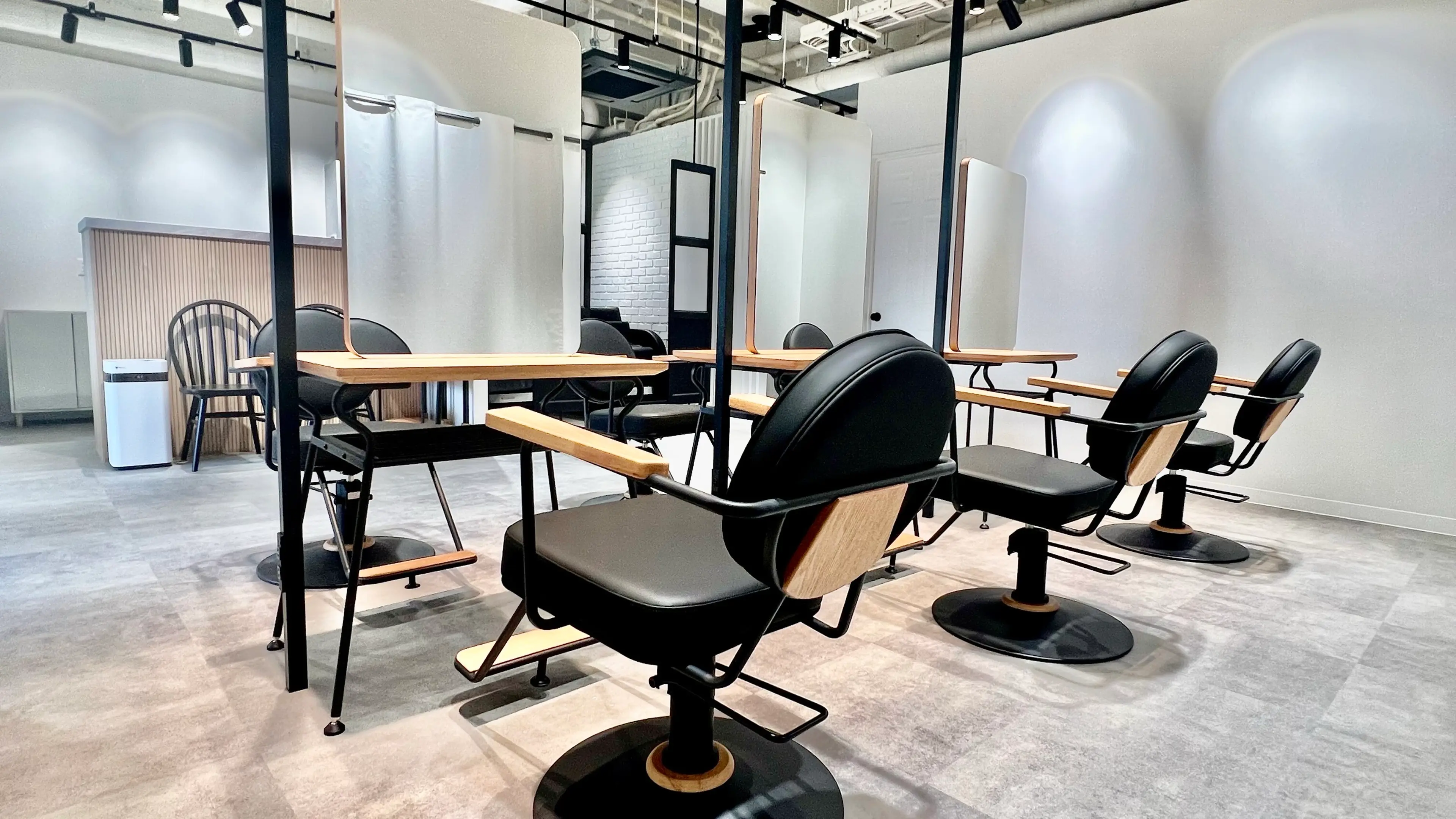 ba-boo by beauty:beast academy 沖縄店の内観・外観2