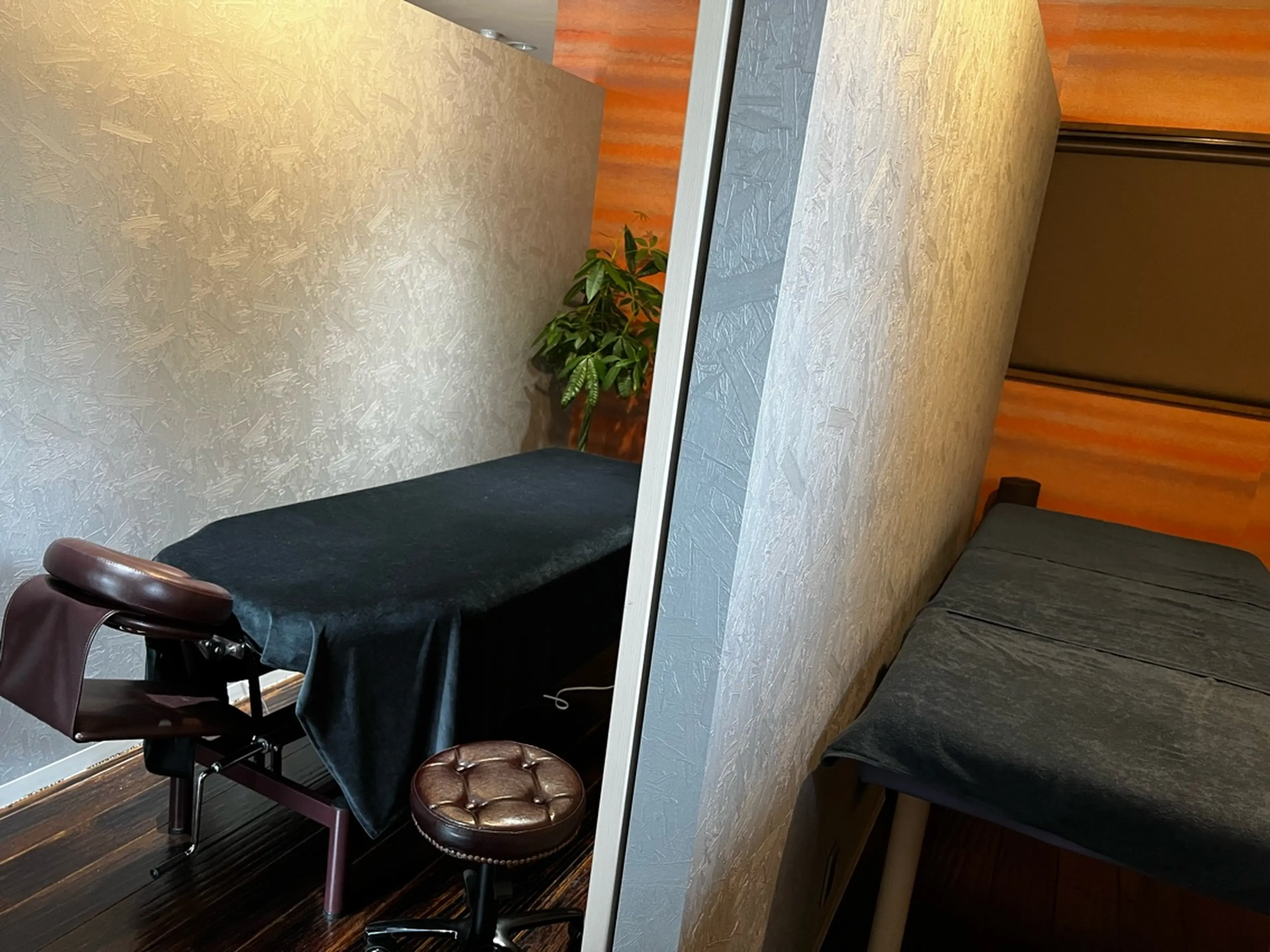 Men's salon LEON+0(レオンゼロ)の内観・外観2