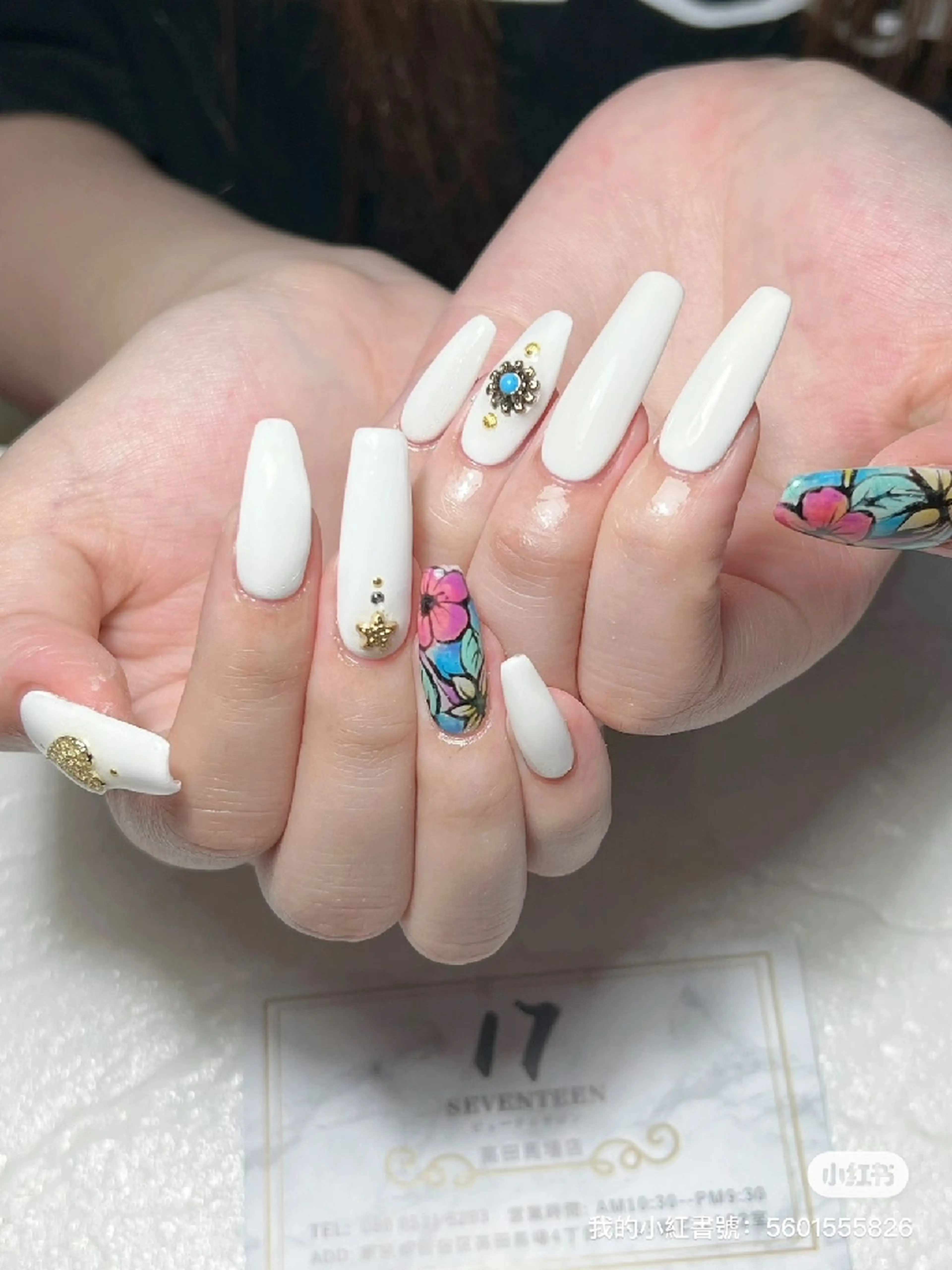 SEVENTEEN NAILの内観・外観1
