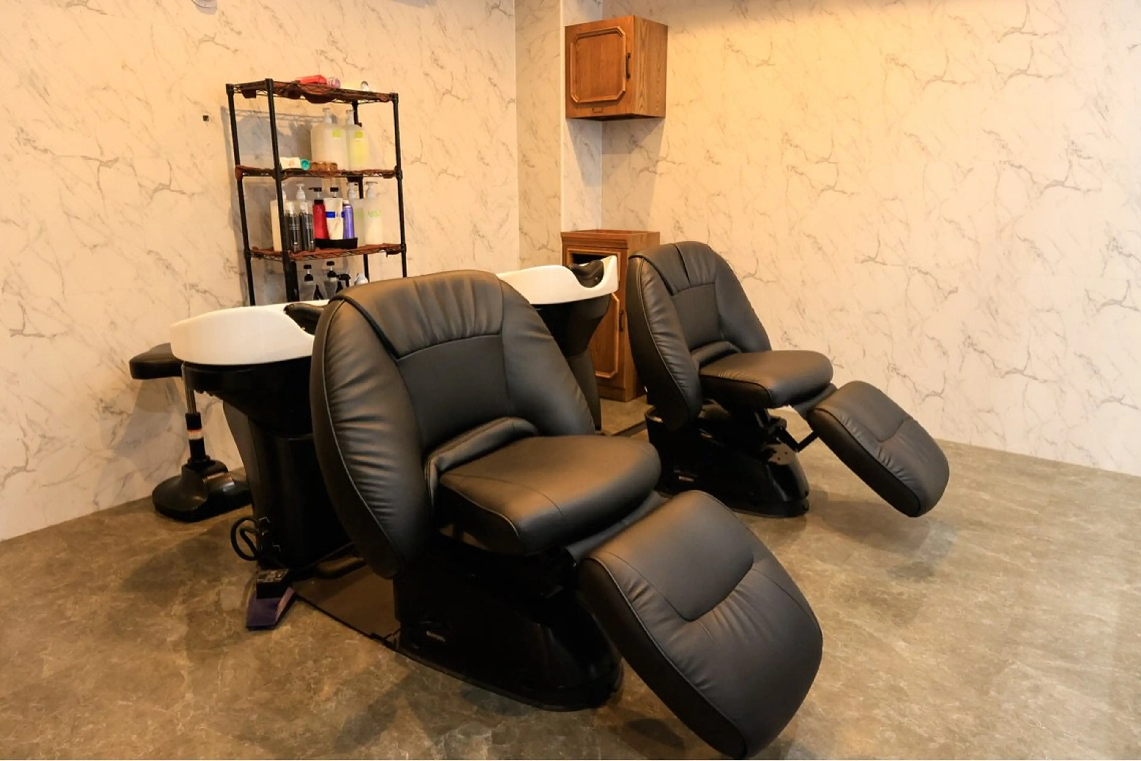 ami by Absolute【アミバイアブソ】新宿の内観・外観2