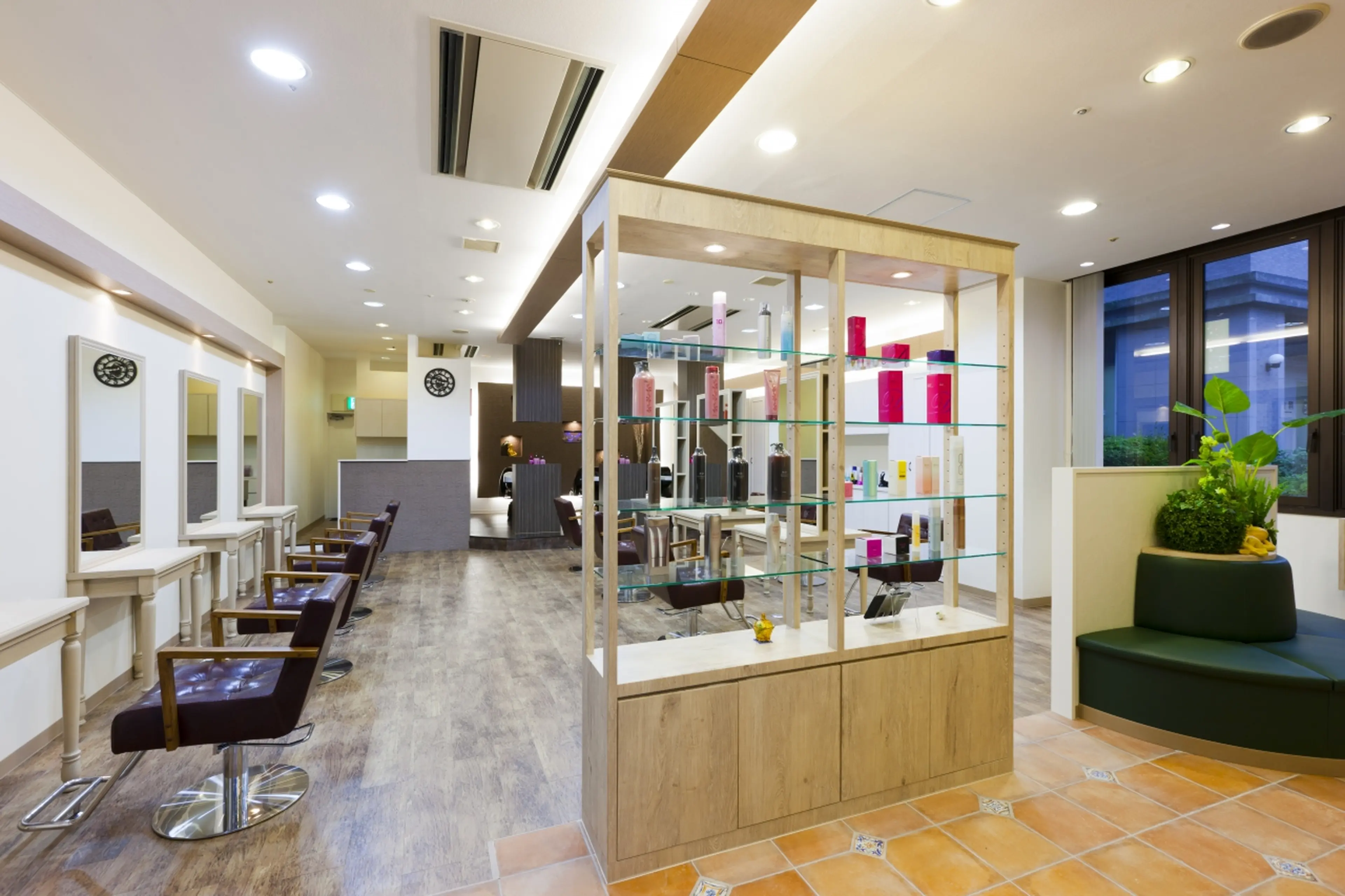 アルターリールの内観・外観1