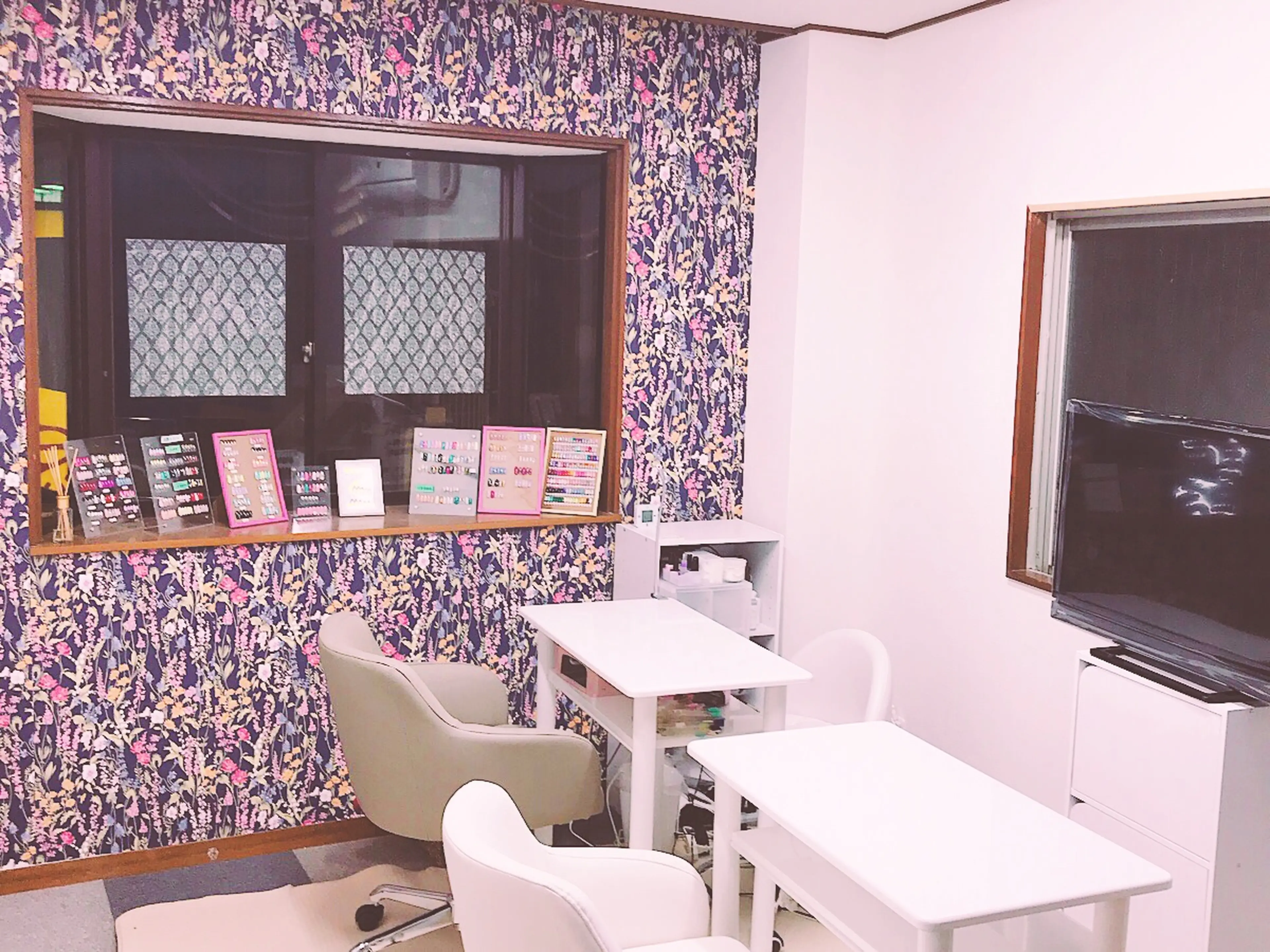 ディアナネイルの内観・外観1