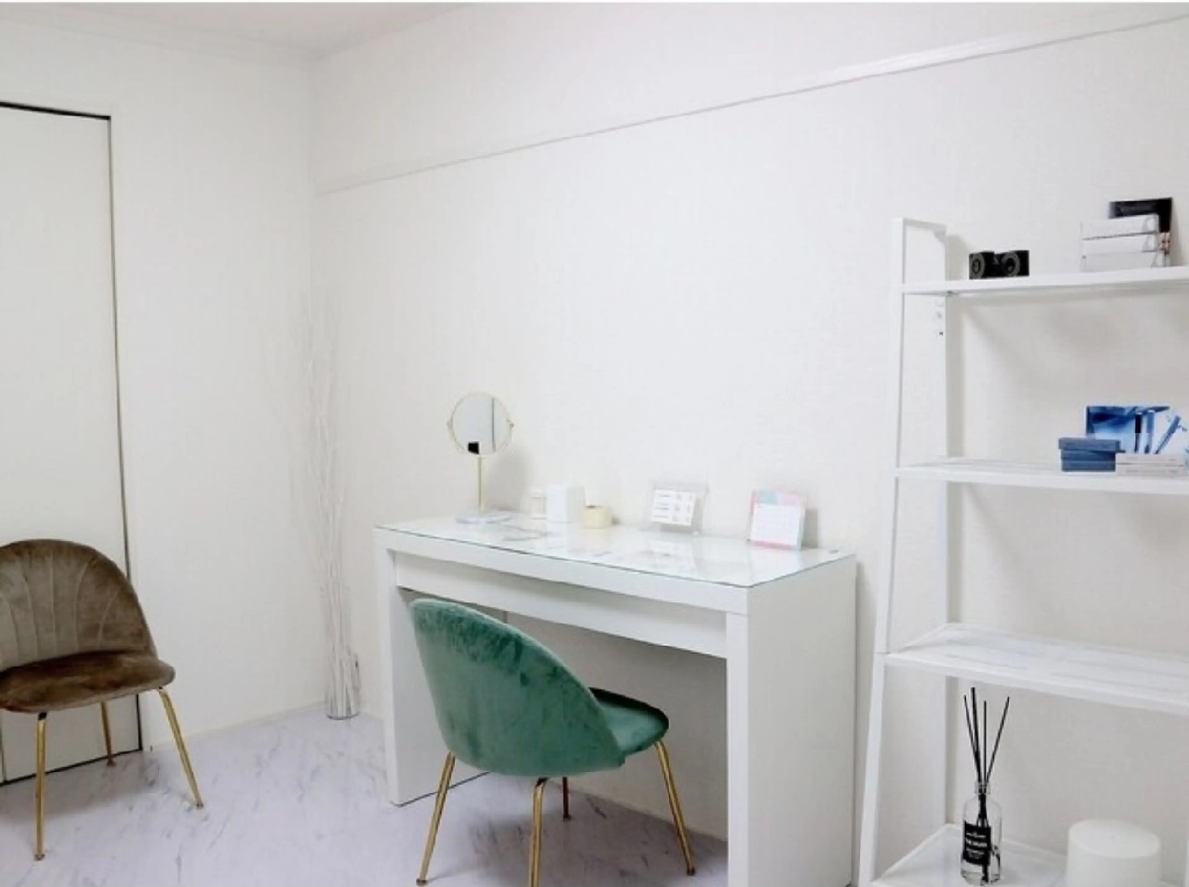 ロレインブロウ 上本町店の内観・外観1