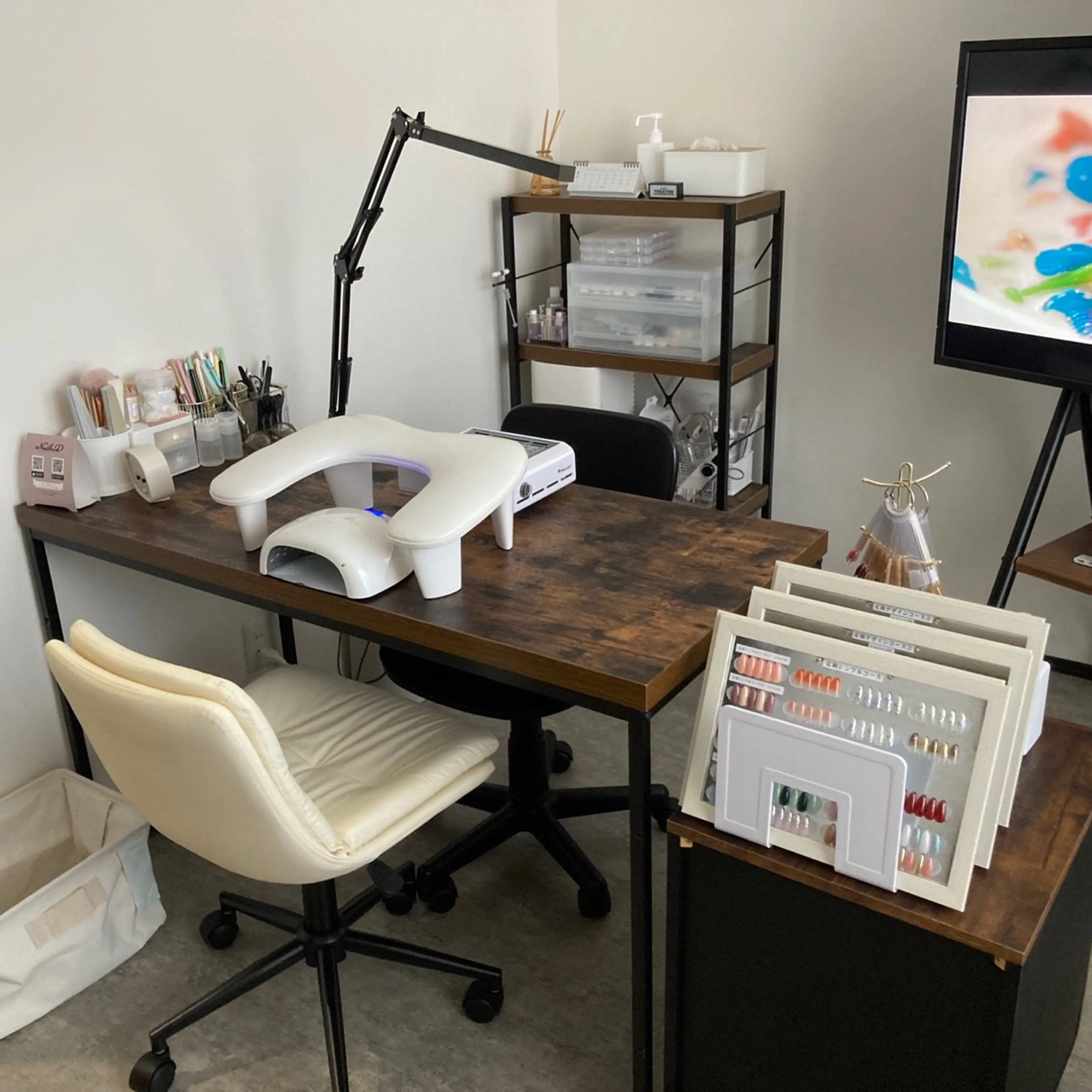 tomii-hii-nailの内観・外観1