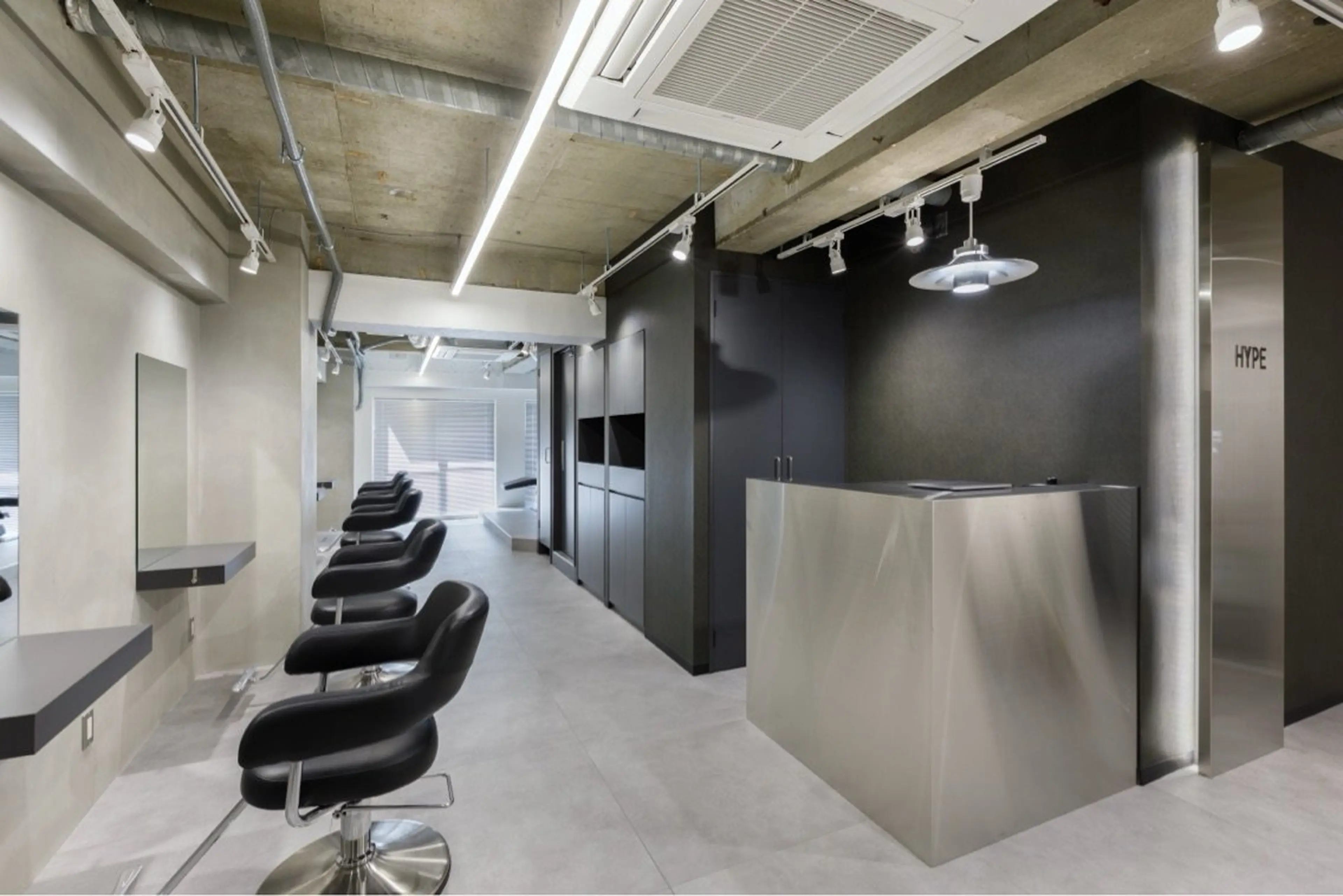 men's salonHYPE名古屋伏見の内観・外観2