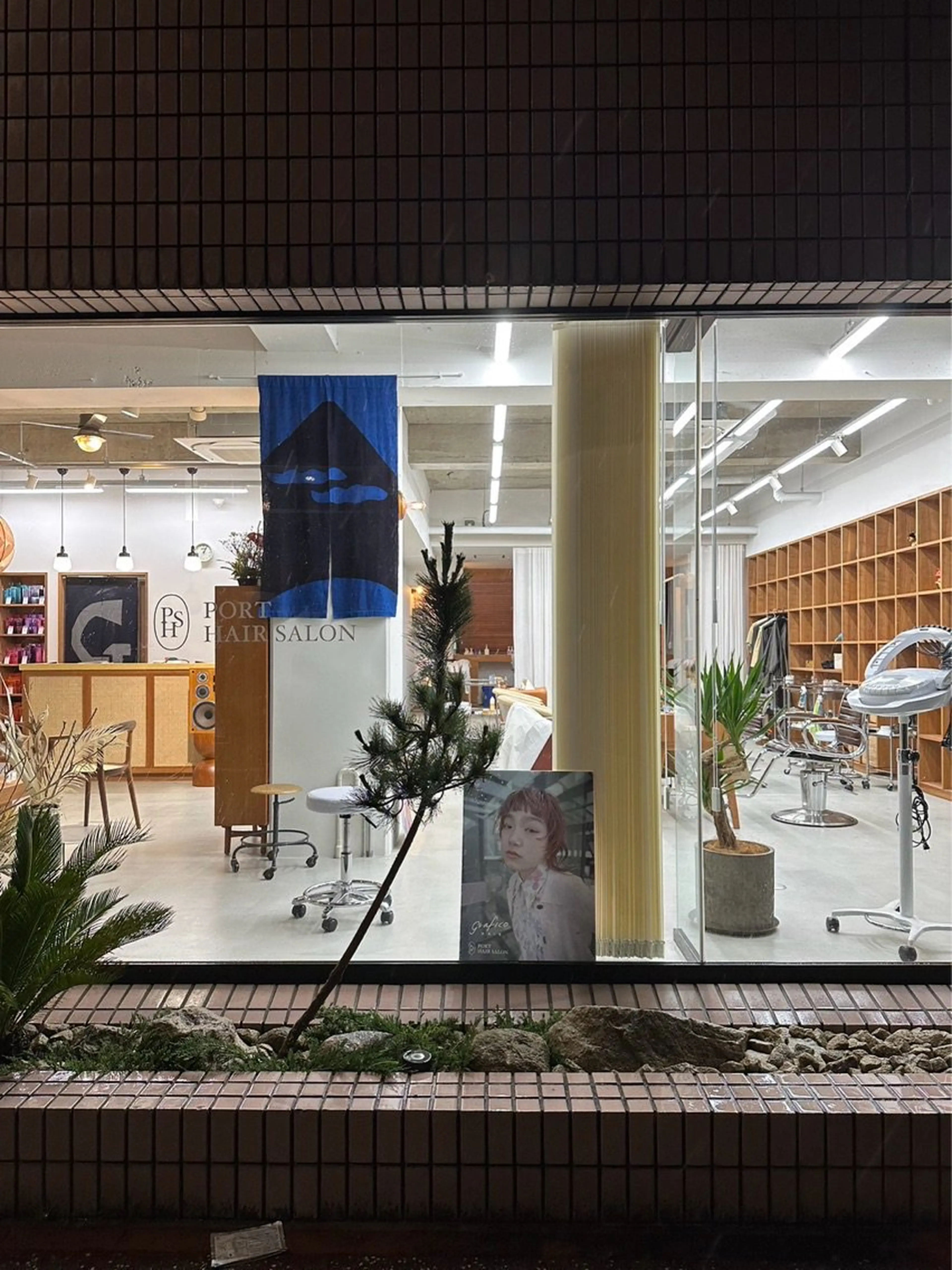 PORT HAIR SALONの内観・外観2
