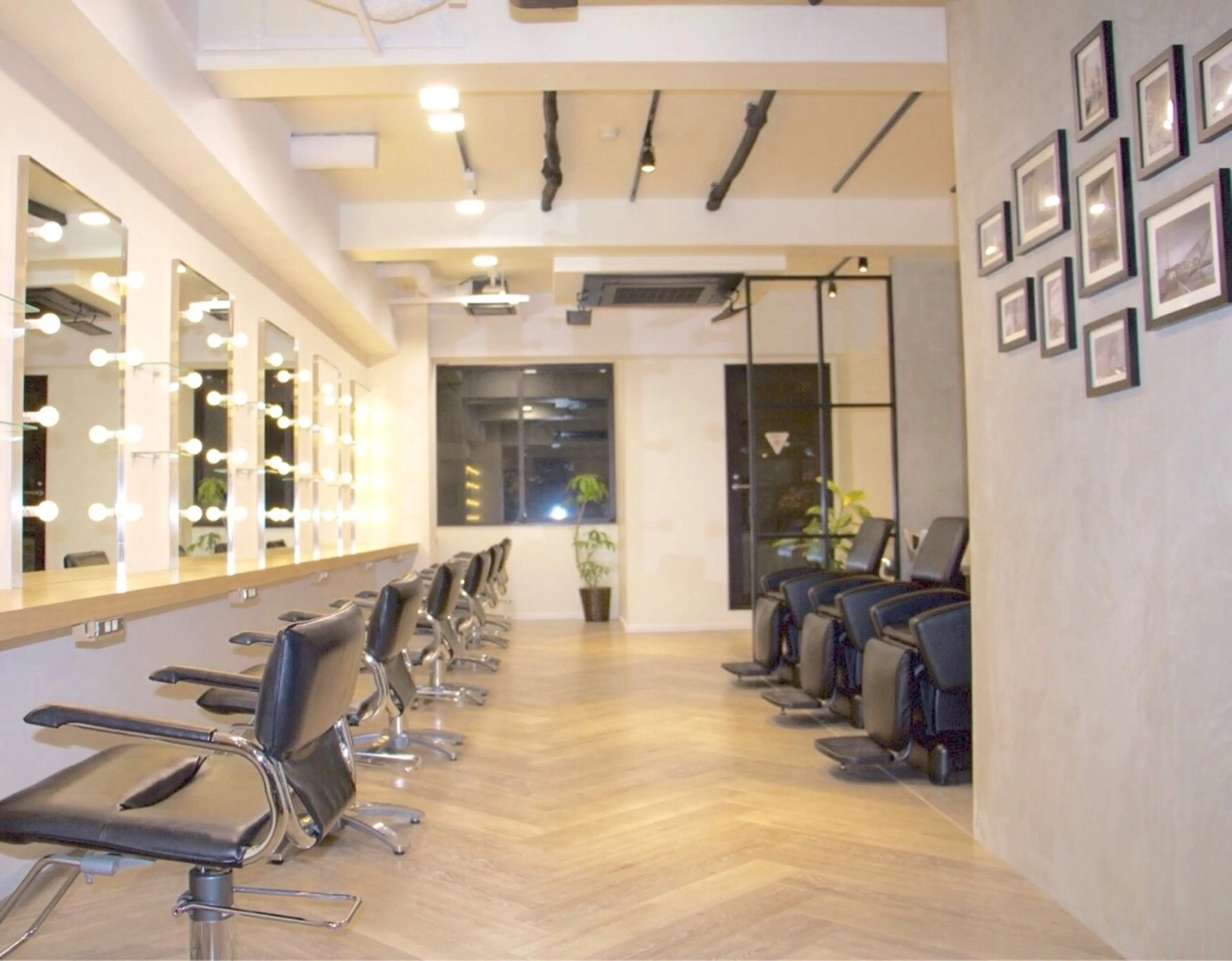 GOODNEIGHBORS銀座店の内観・外観1