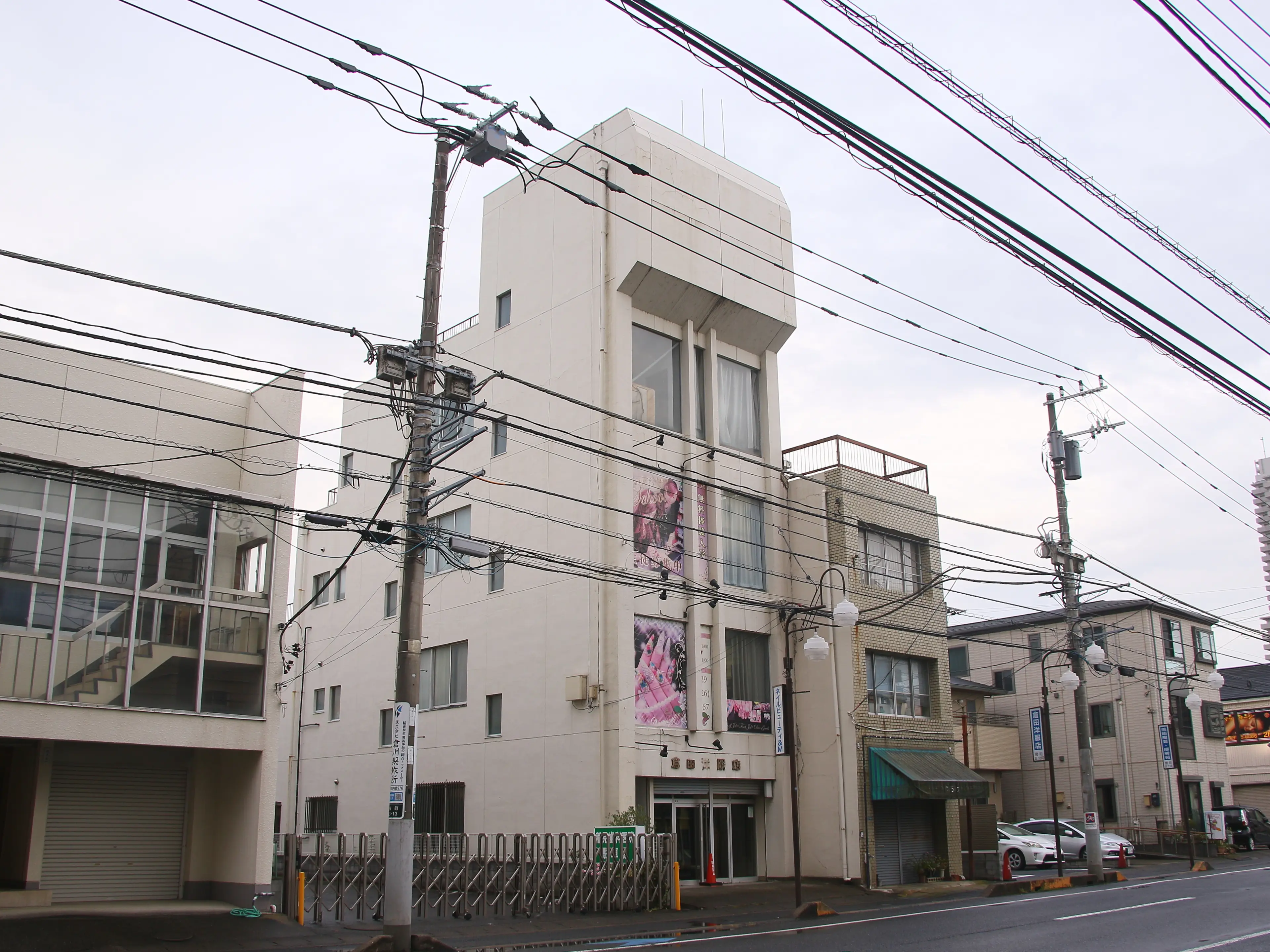 JULIA〜Bust up salon〜の内観・外観1