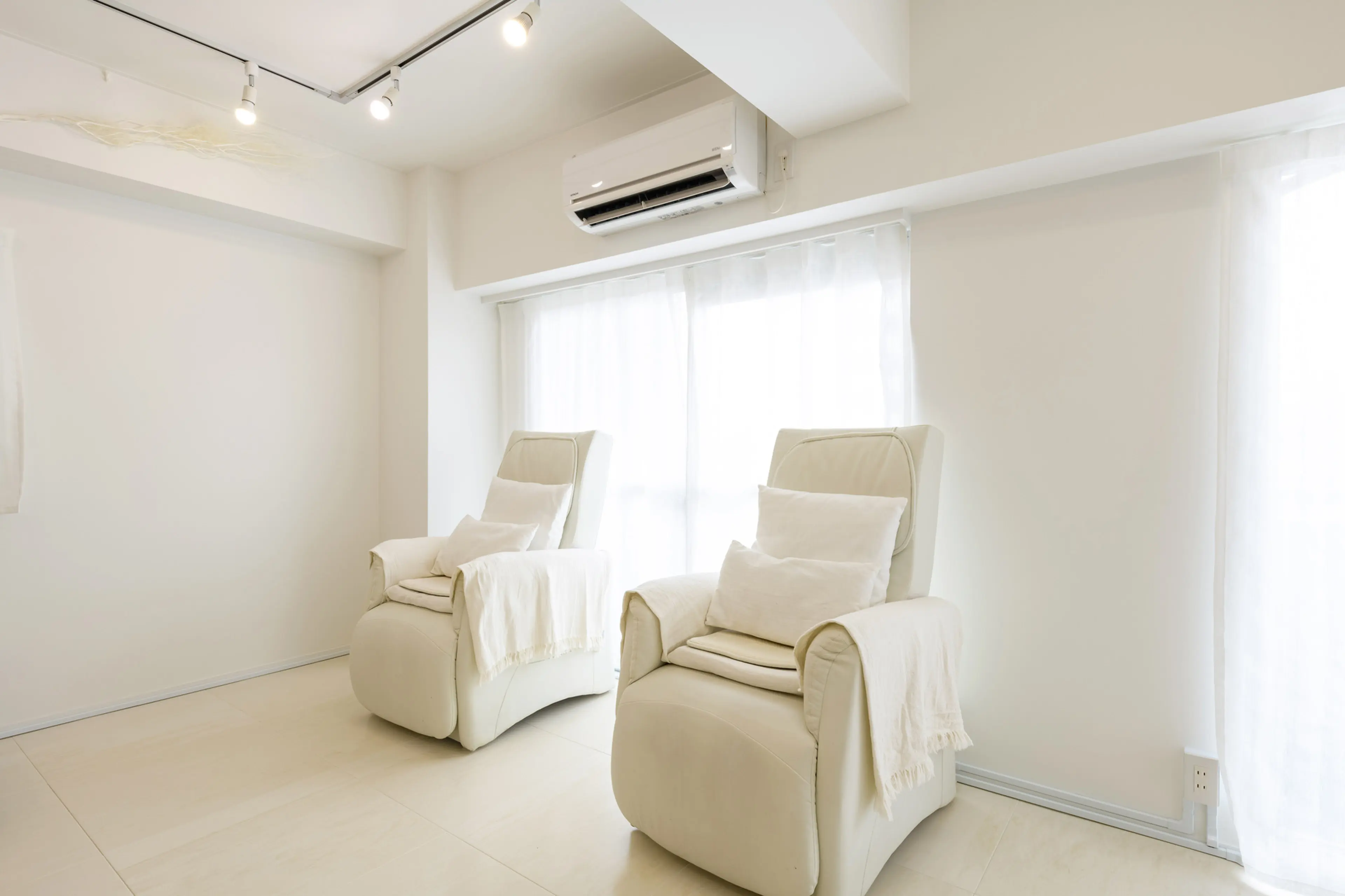 LifeNailの内観・外観2