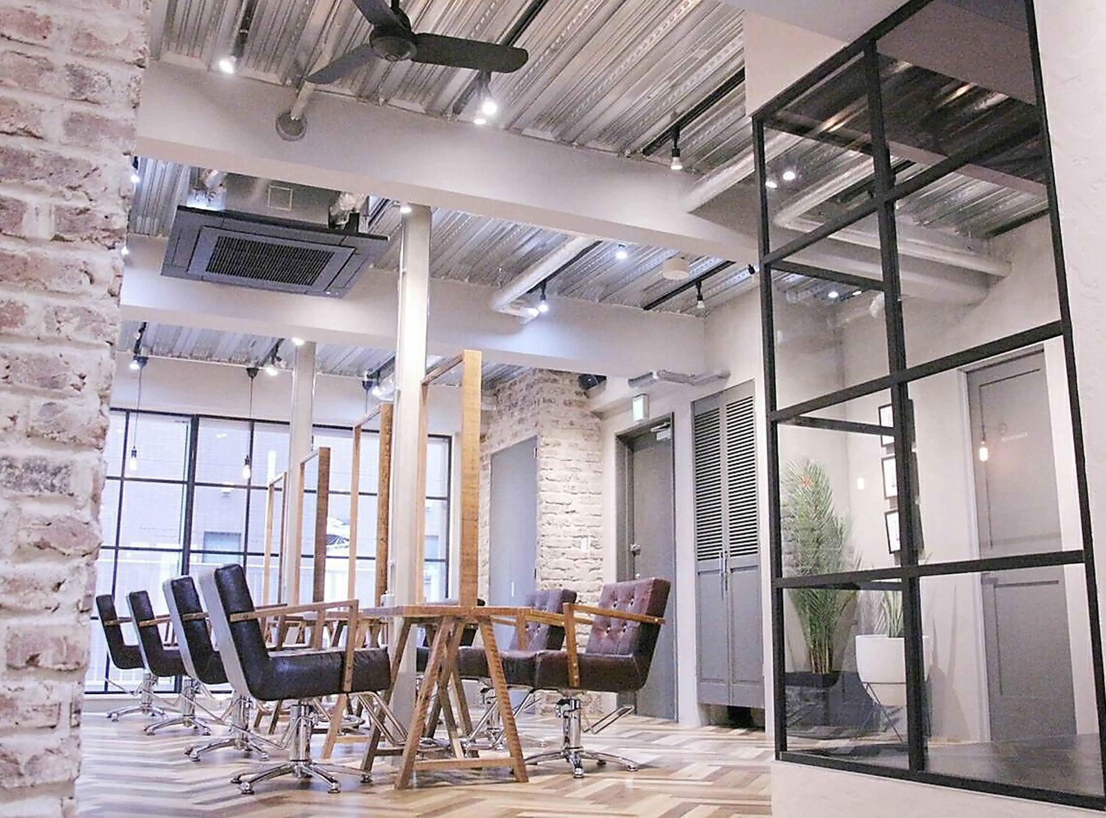 Emerge 立川南口店【エマージュ】の内観・外観1