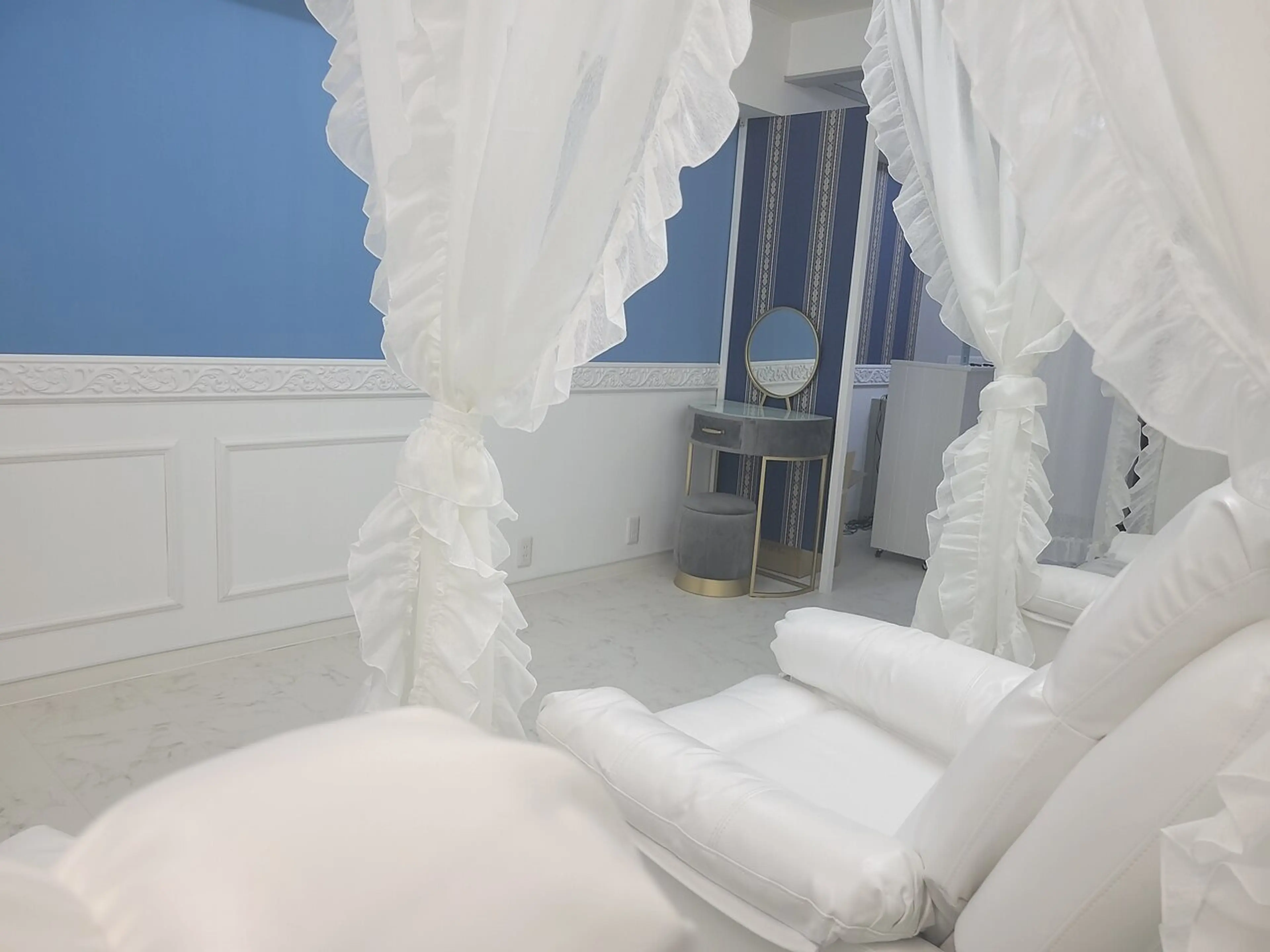 TIARA池袋西口店の内観・外観2