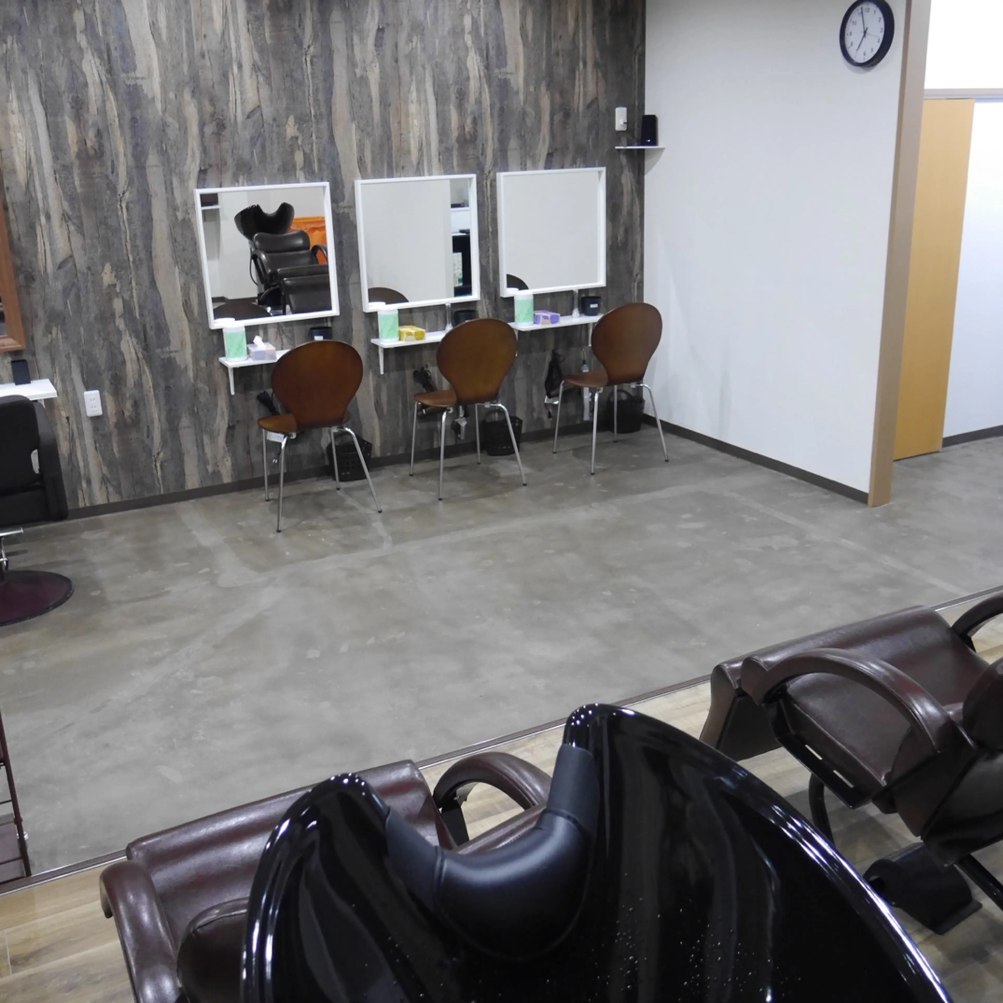 カットカラー専門美容室カラスタ新所沢店の内観・外観3