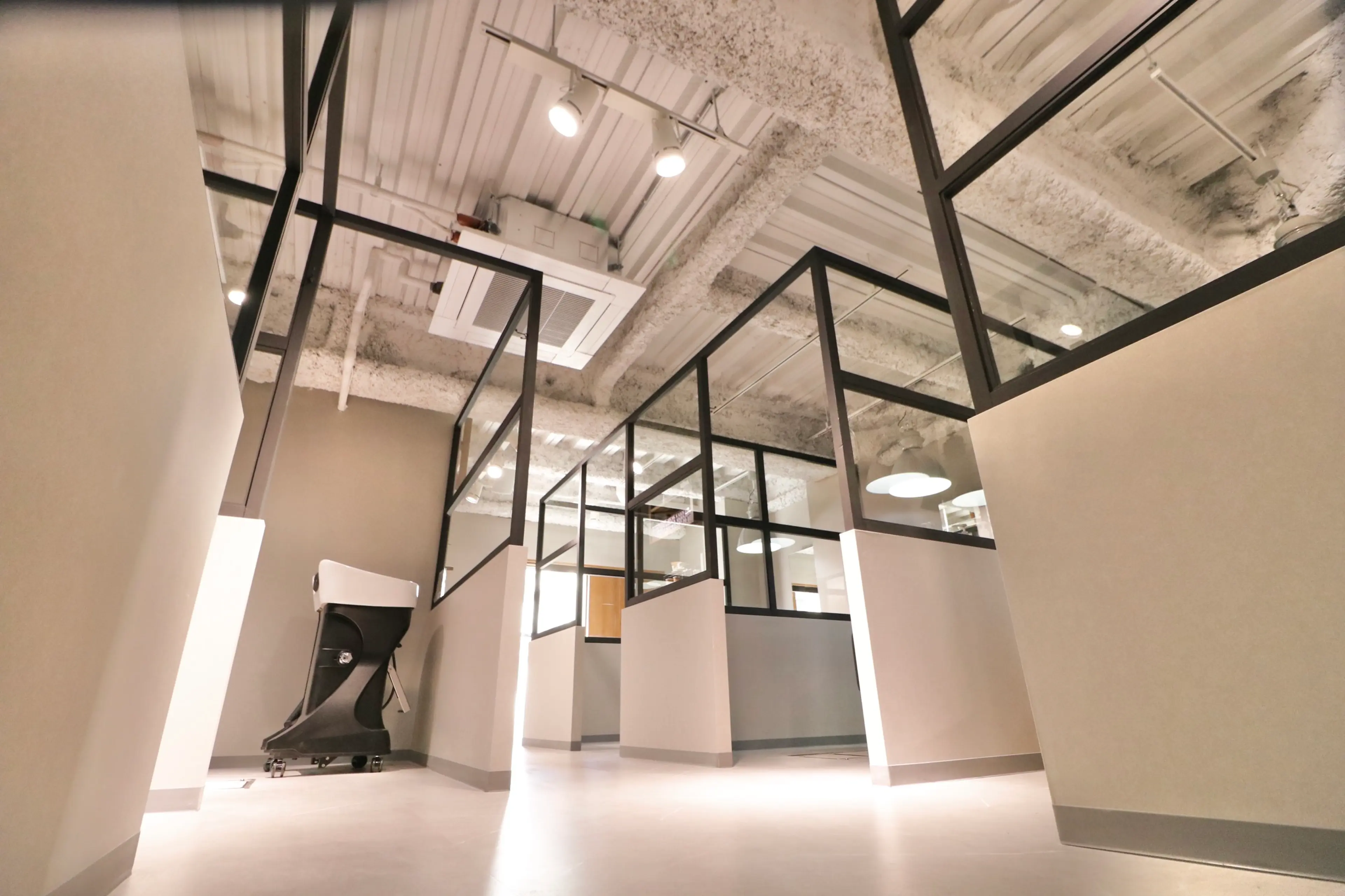 FORM FOLLOWS FUNCTIONの内観・外観1