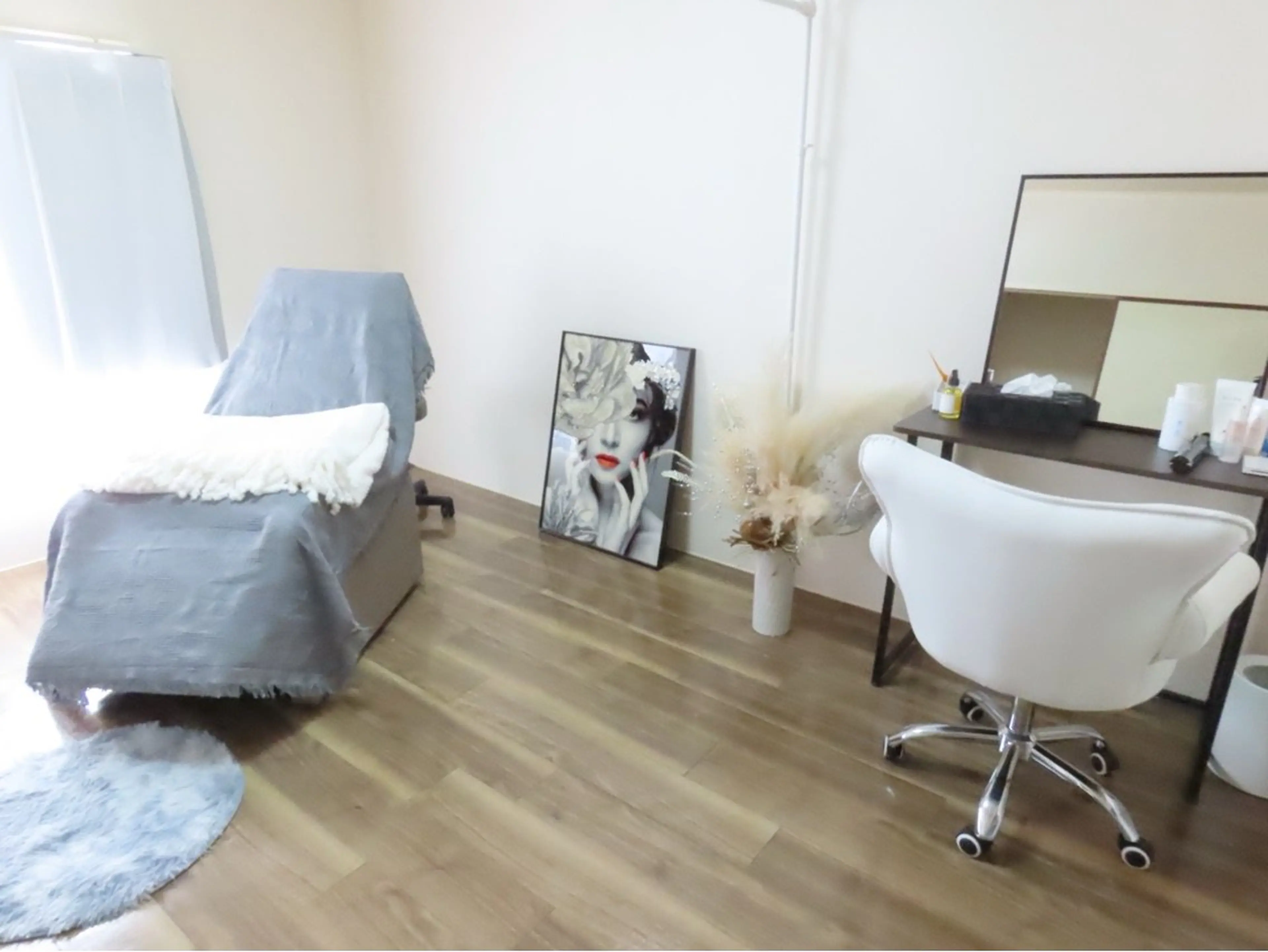 まつ毛と眉毛のお悩み改善サロン　チュアリポノの内観・外観1