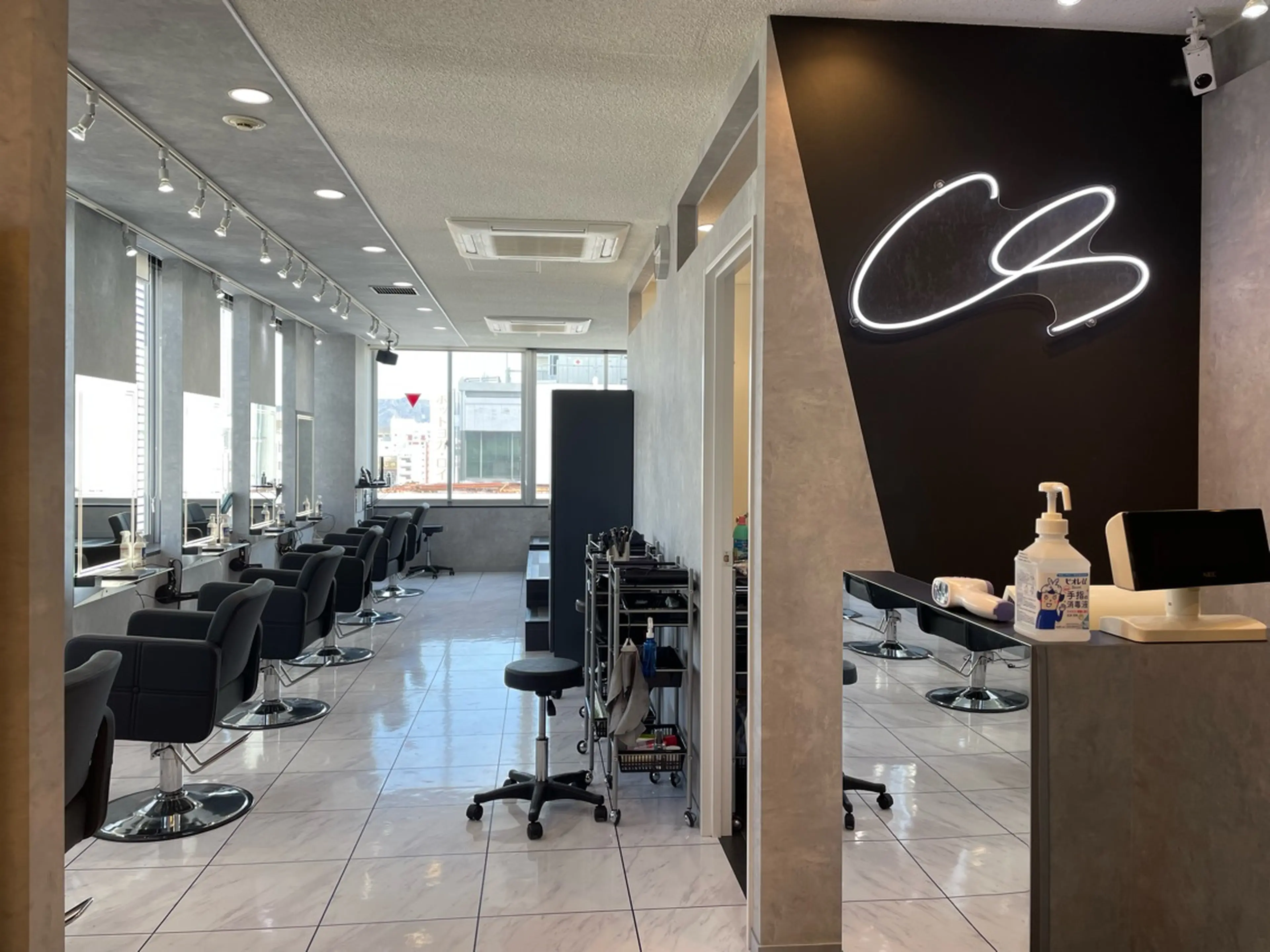 CS made by SHACHU 姫路店【シーエス メイド バイ シャチュー】の内観・外観2