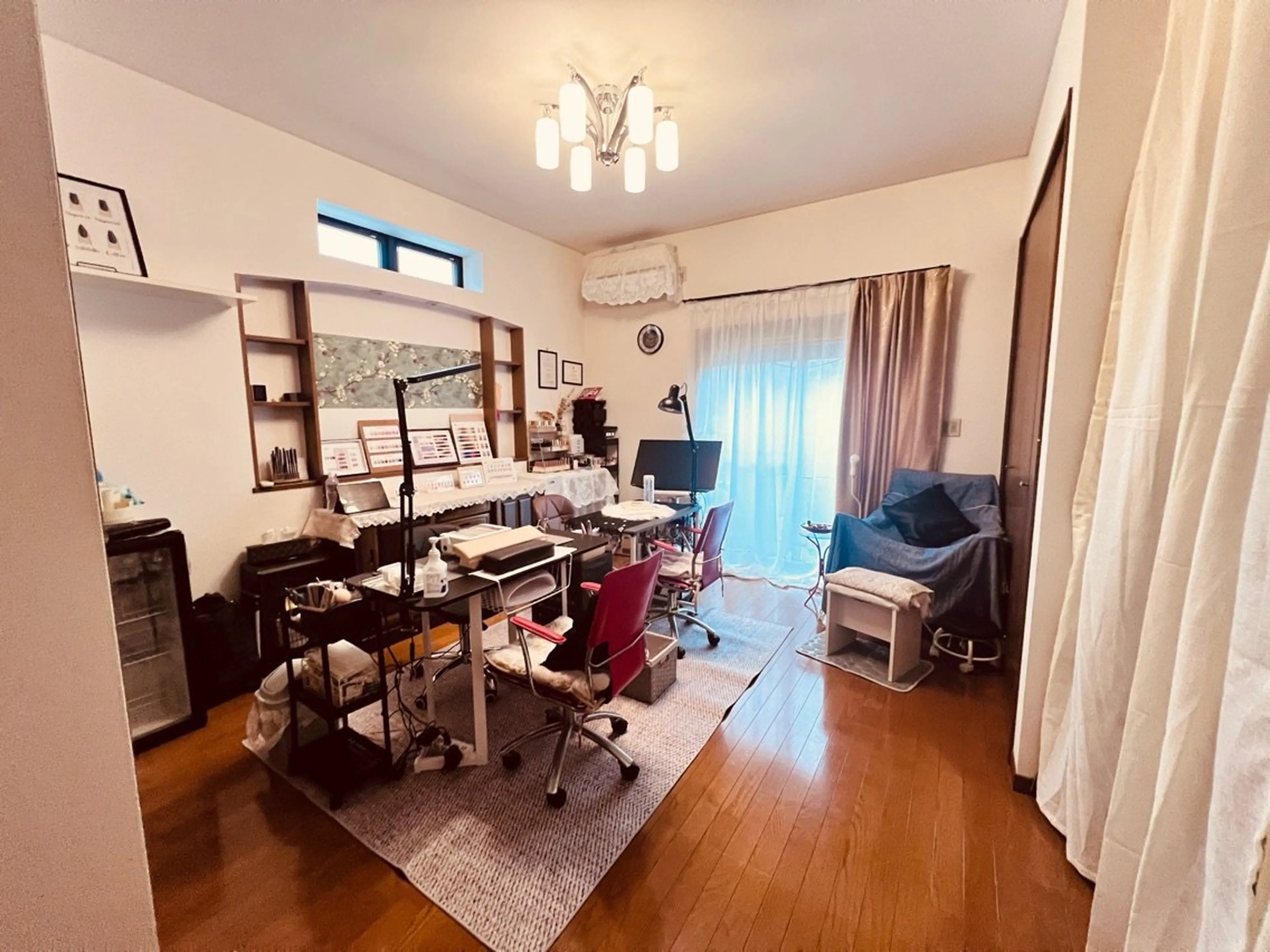 MoMo Nailの内観・外観1