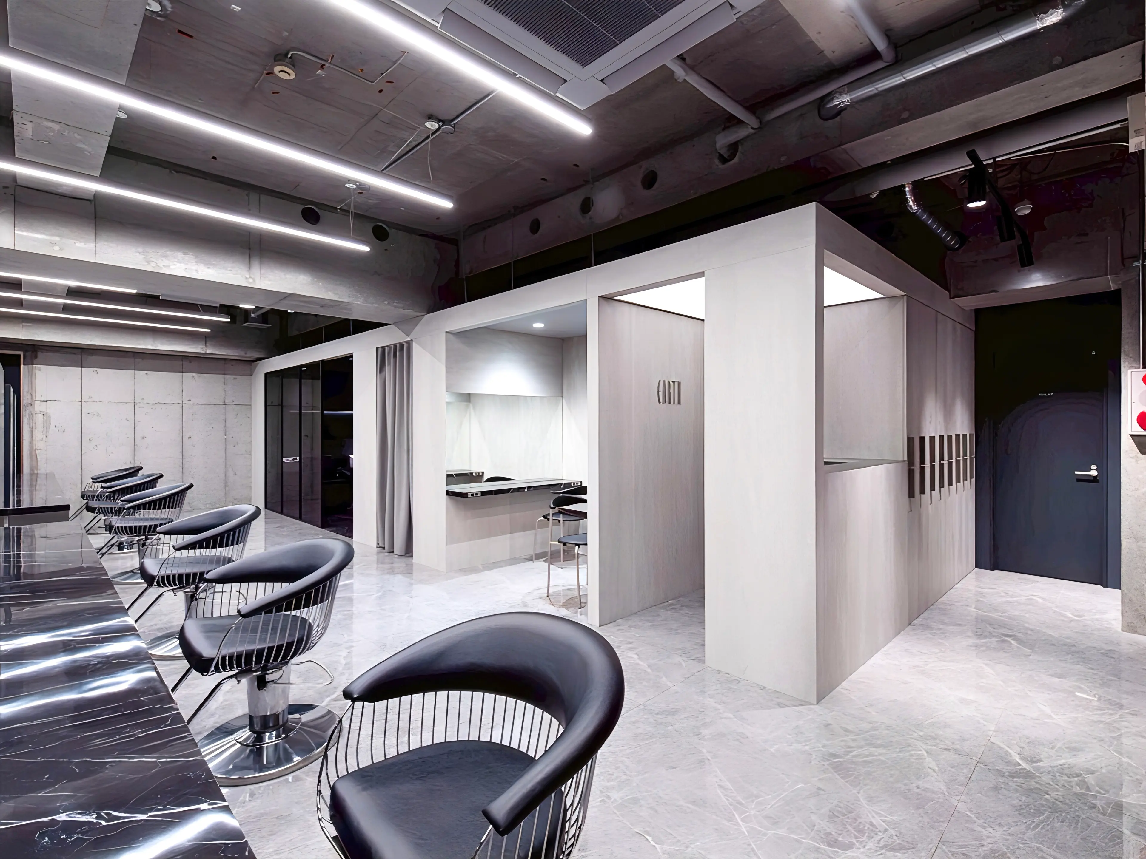 HAIR＆MAKE EARTH 溝ノ口店の内観・外観1