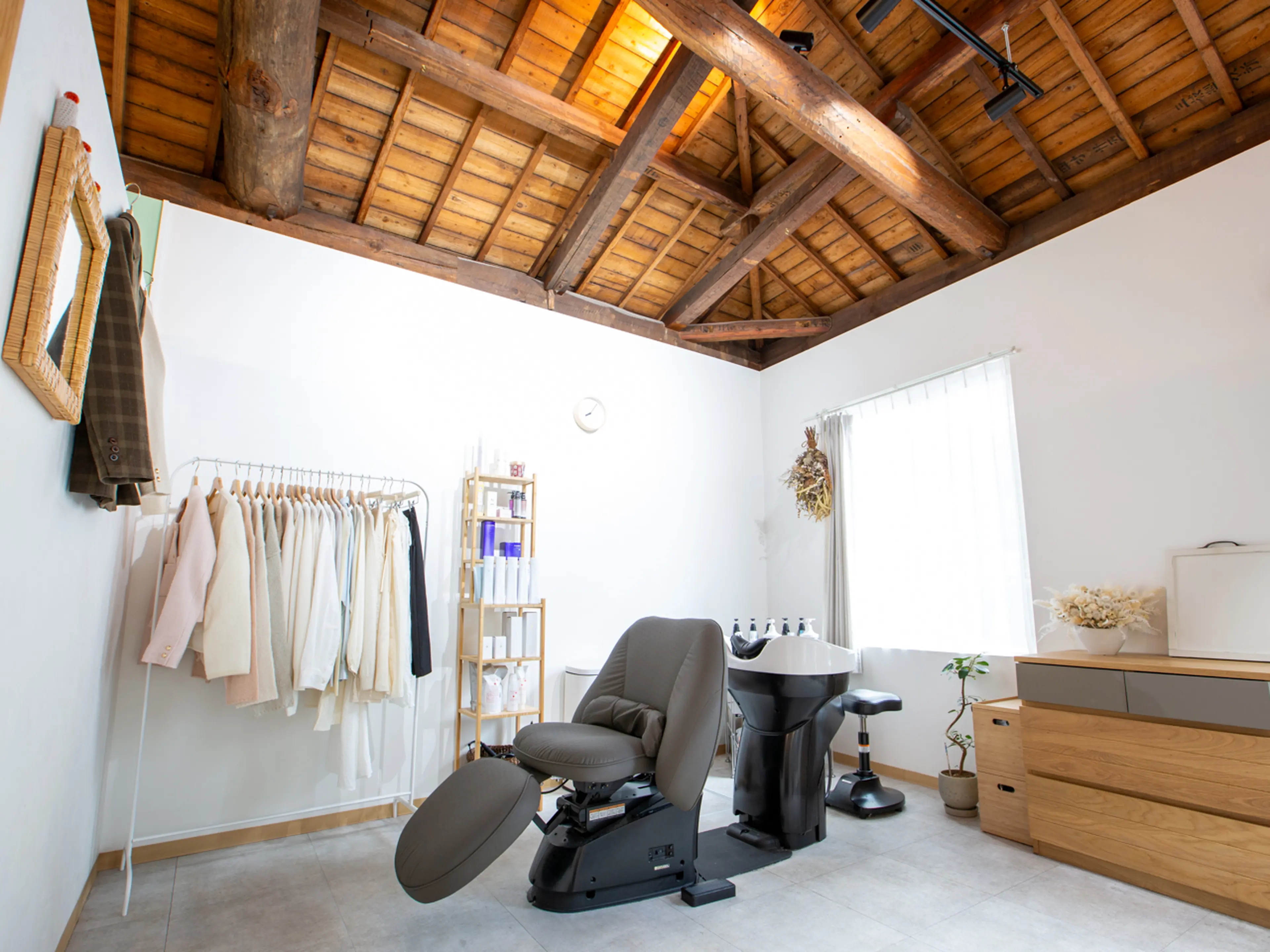 h a k uの内観・外観2