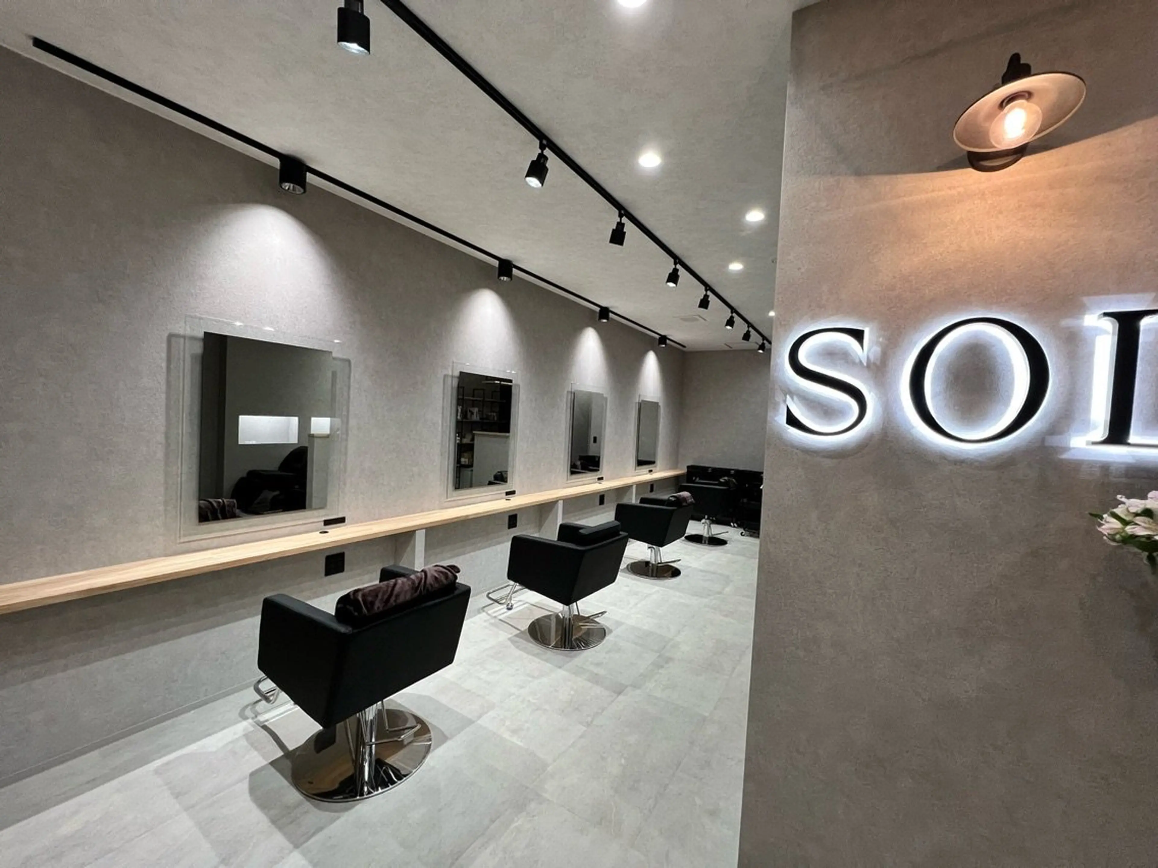 SOL hairの内観・外観3