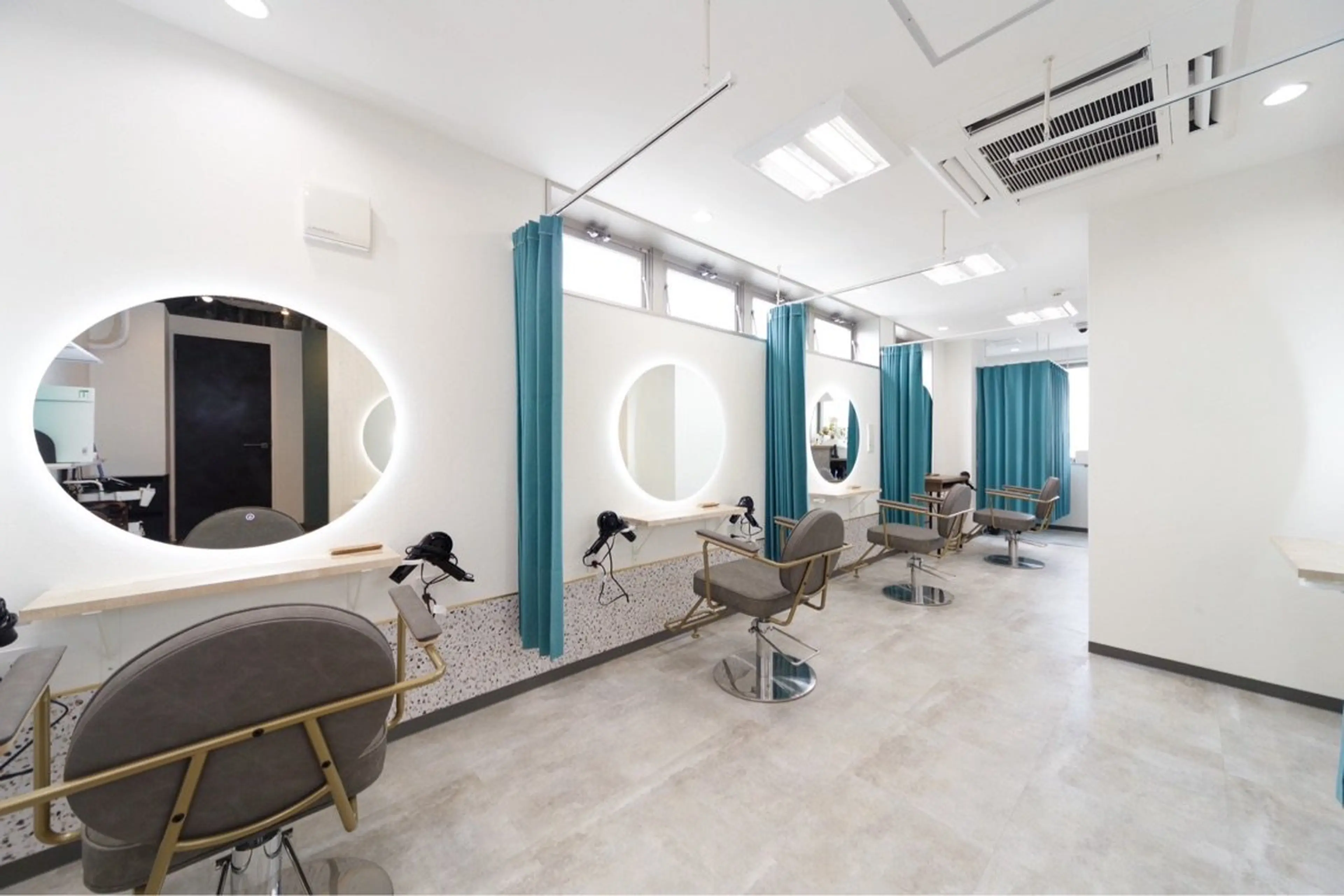 TELA HAIR 守谷店の内観・外観1