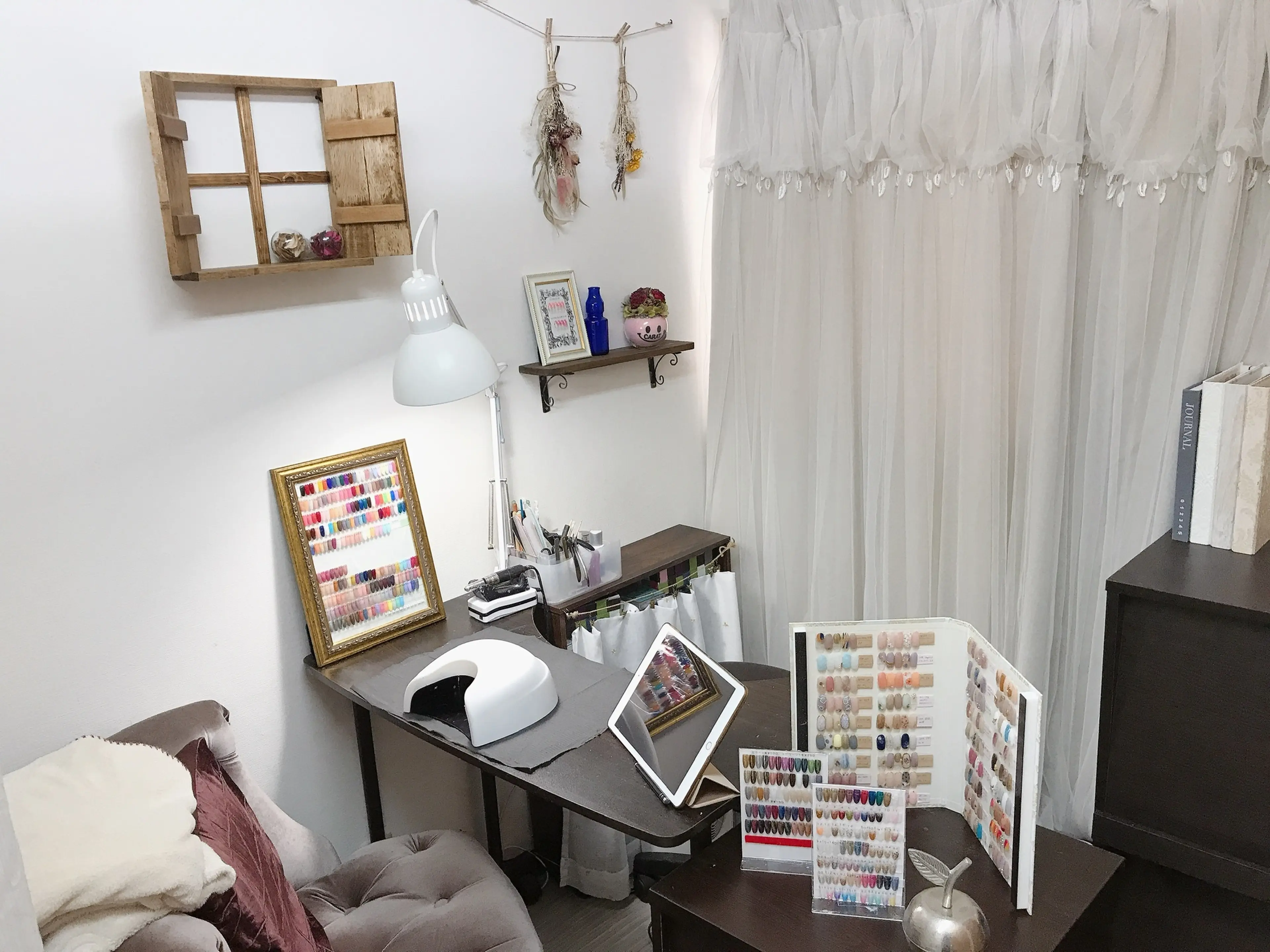 NailRoom CARATの内観・外観1