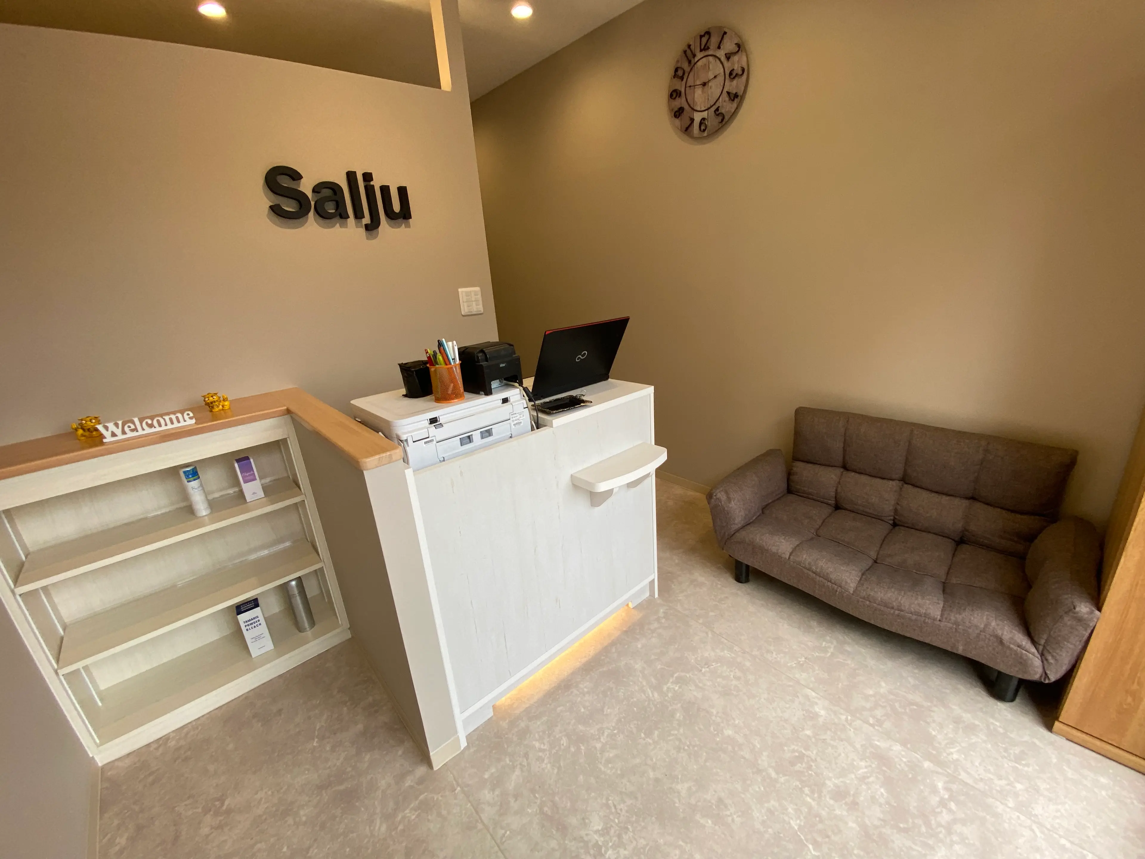 ヘアーリザクゼーションサルジュの内観・外観2