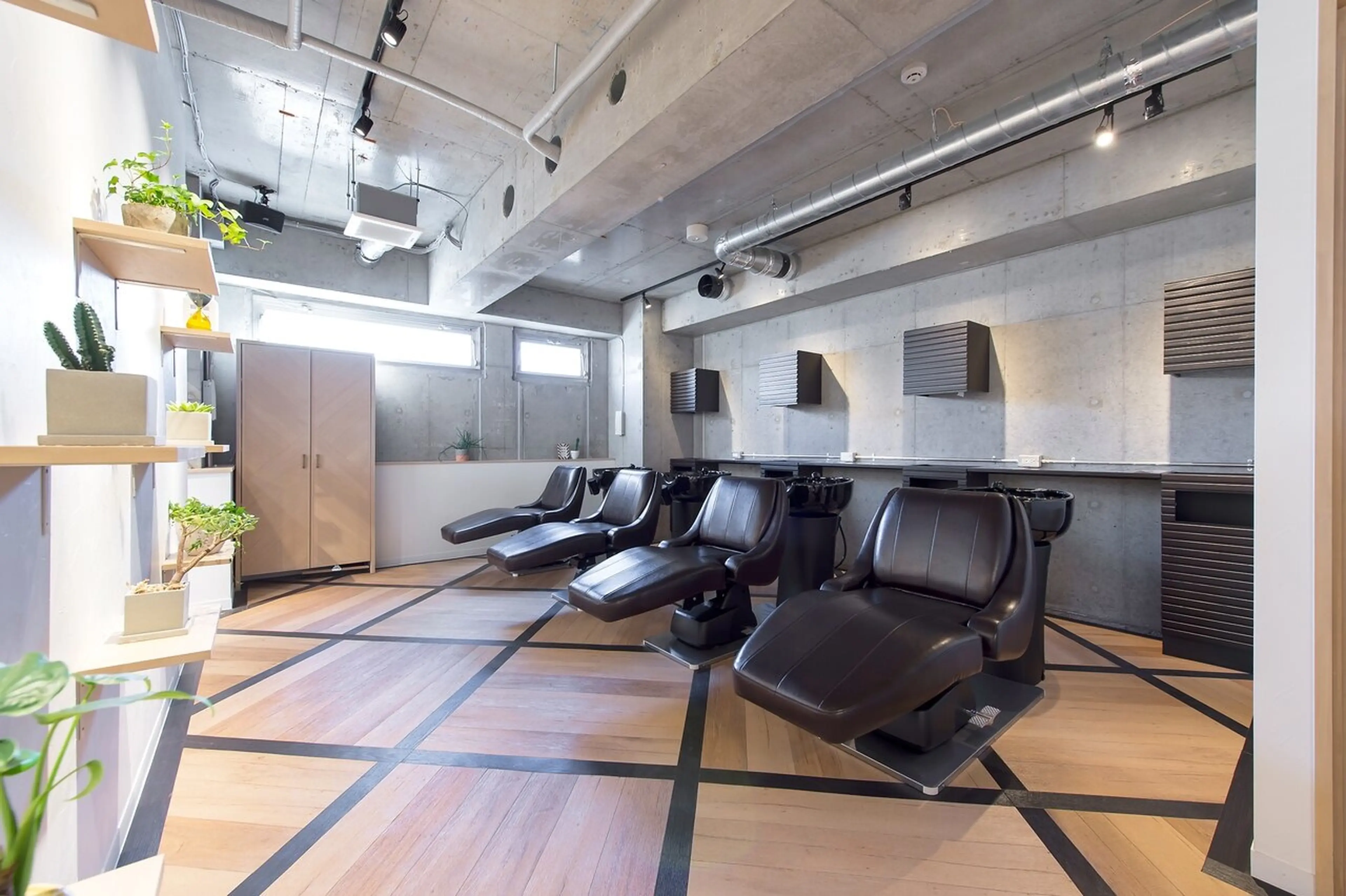 La Bonheur hair parfait 大宮西口店の内観・外観2