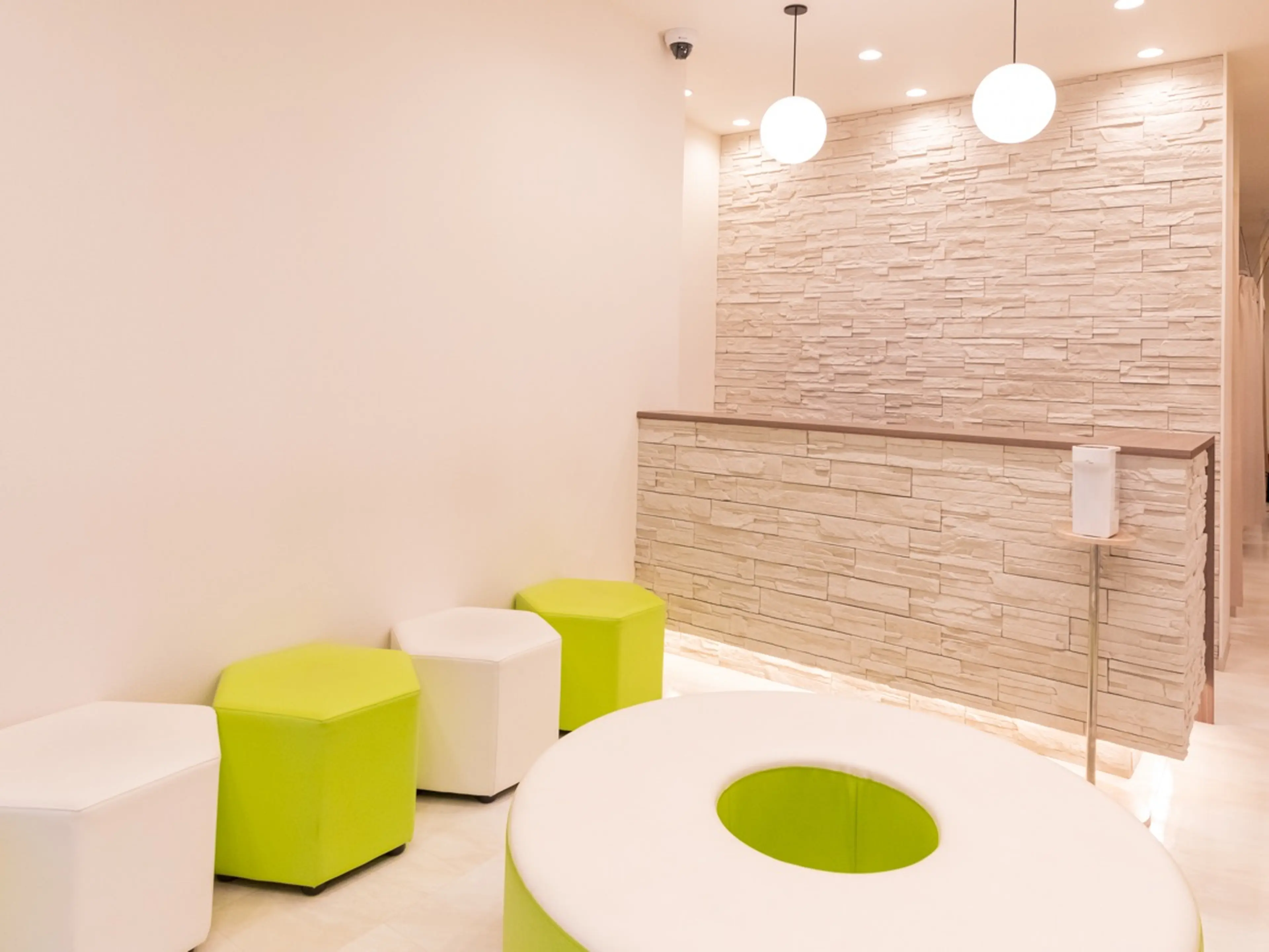 ハイフ小顔矯正四季八尾志紀店の内観・外観3