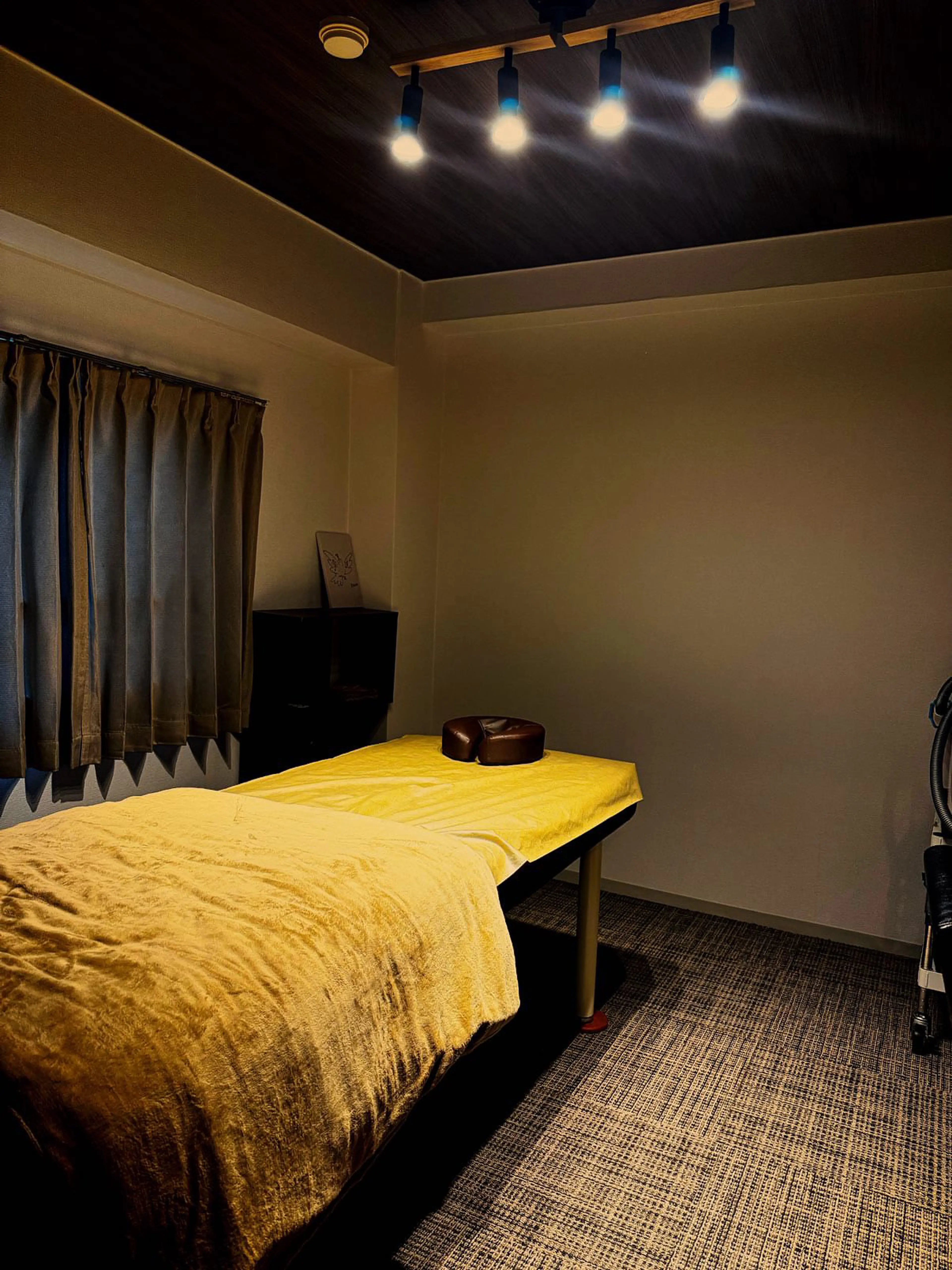 MENS TEDDY 眉＆脱毛サロンの内観・外観1