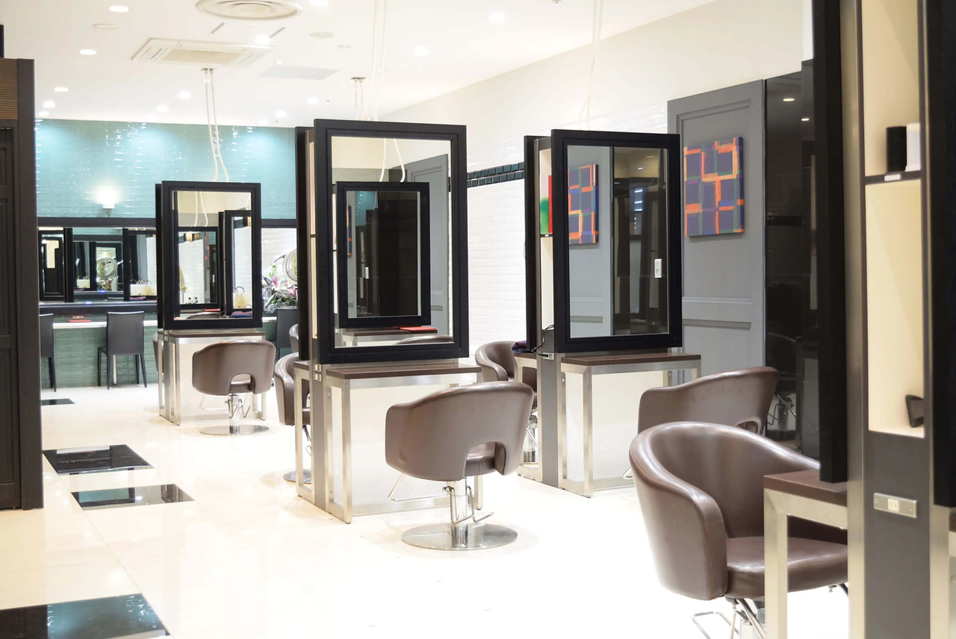 Hair & Nail MUSE新浦安店【ミューズ】の内観・外観2