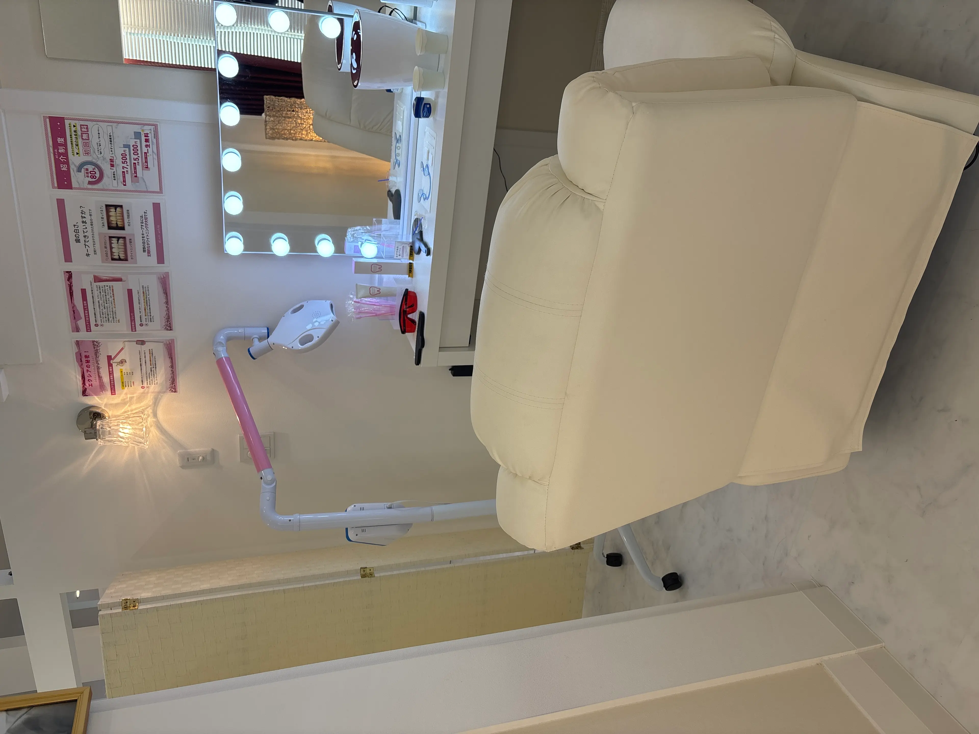 エクシアホワイト大阪梅田店の内観・外観2