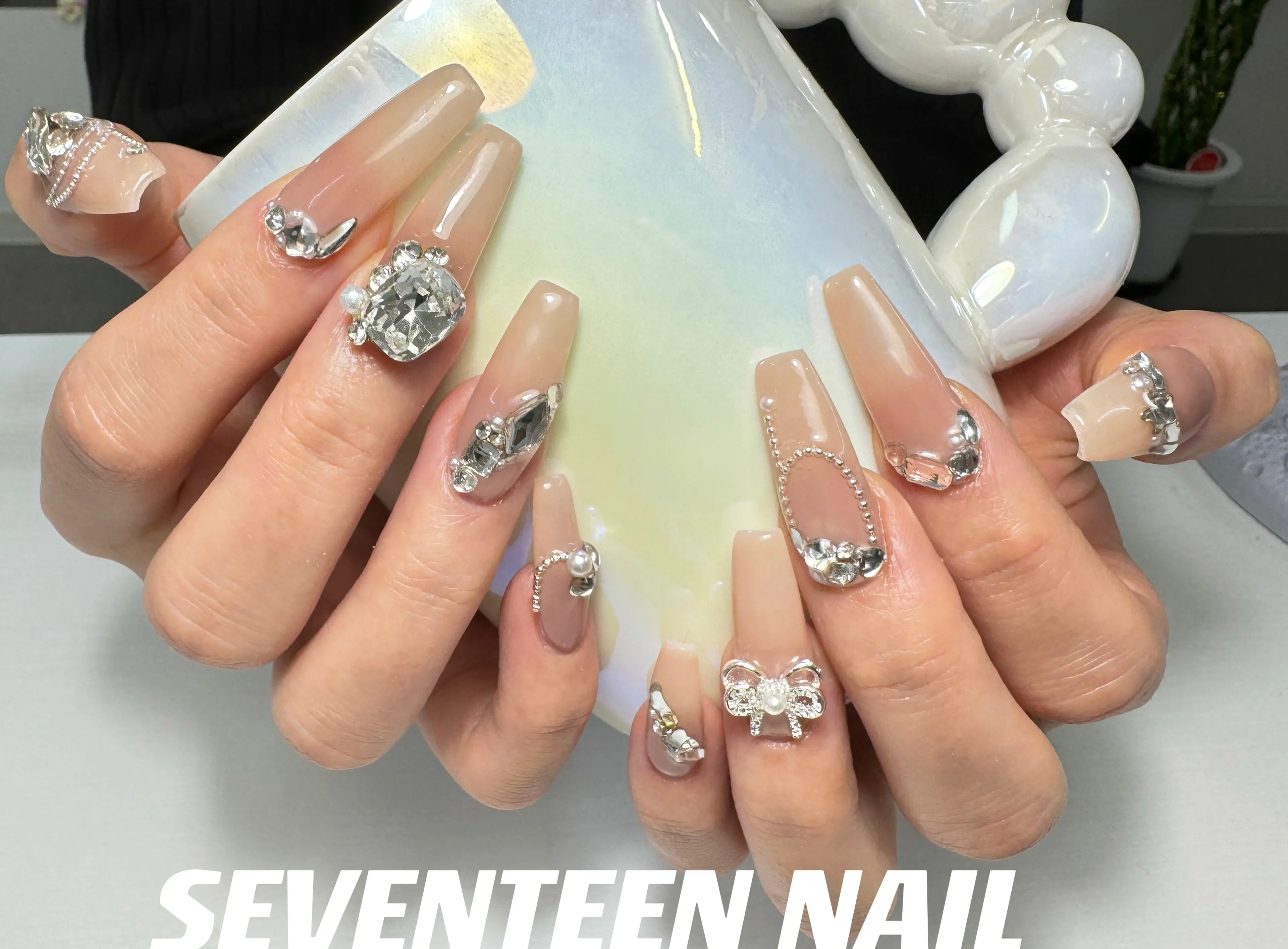 SEVENTEEN NAILの内観・外観1