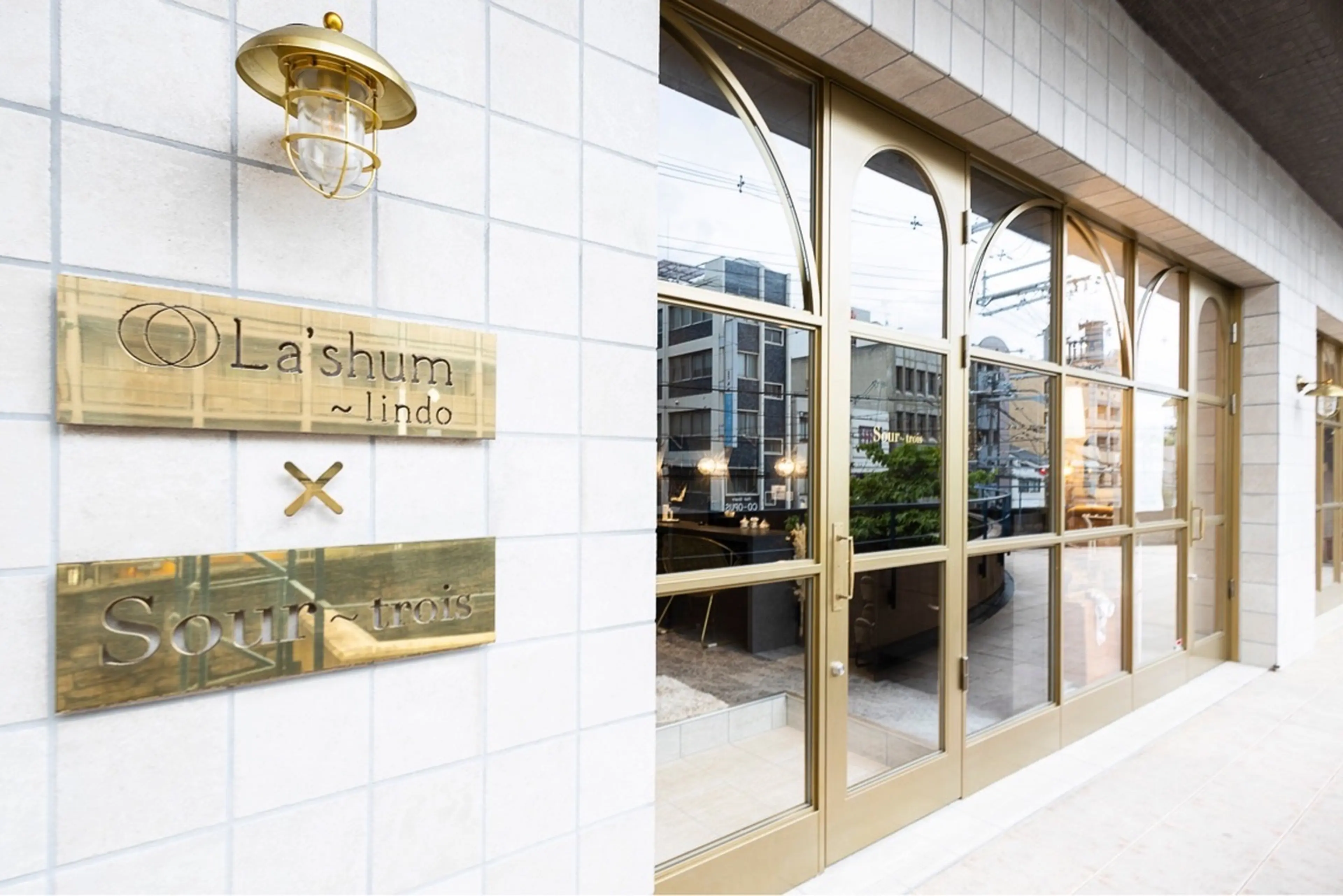 Sour  trois四条烏丸の内観・外観1