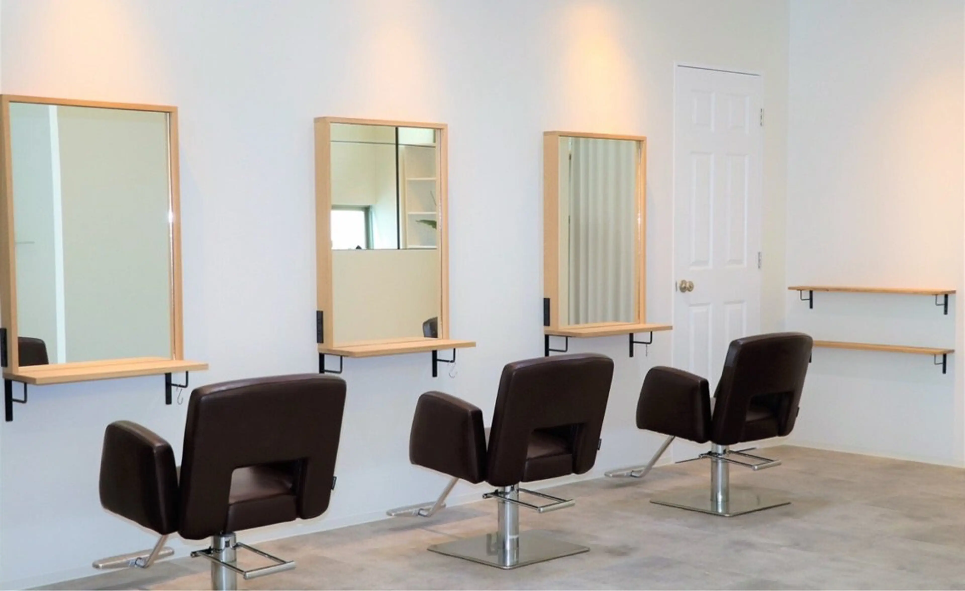 RISE HAIR BRAND SWELLの内観・外観2