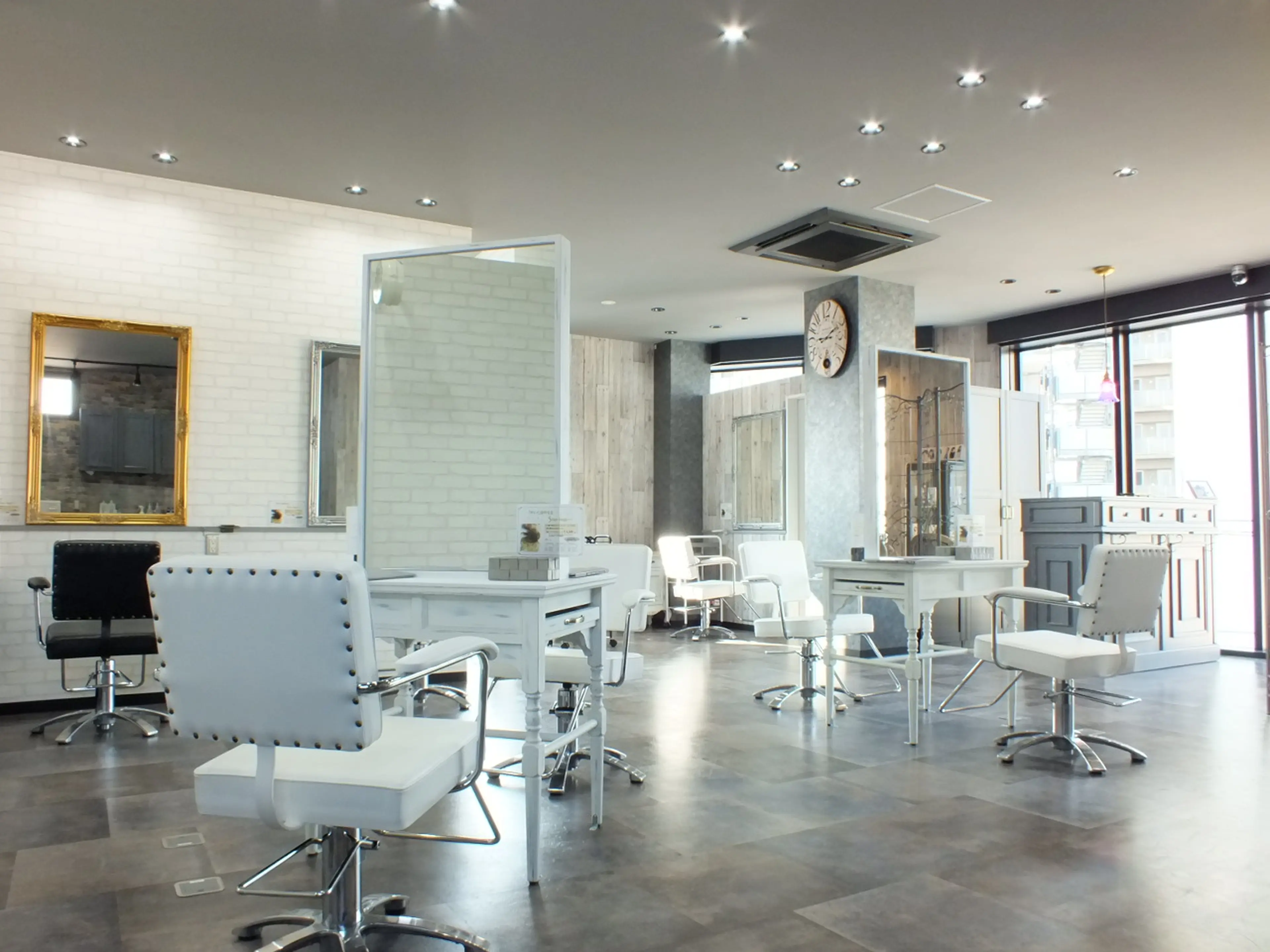 Hair Design ViViの内観・外観1